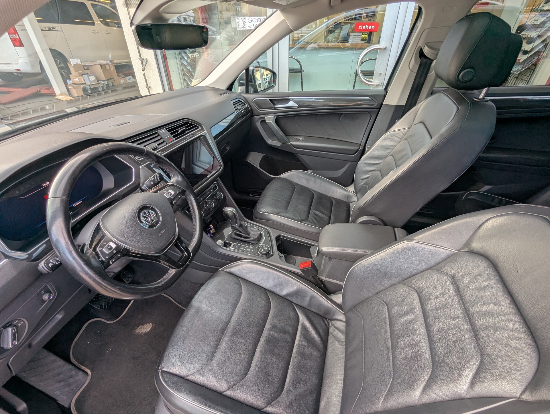 VW Tiguan Allspace 2.0 TDI SCR Highline 4Motion DSG-image-13