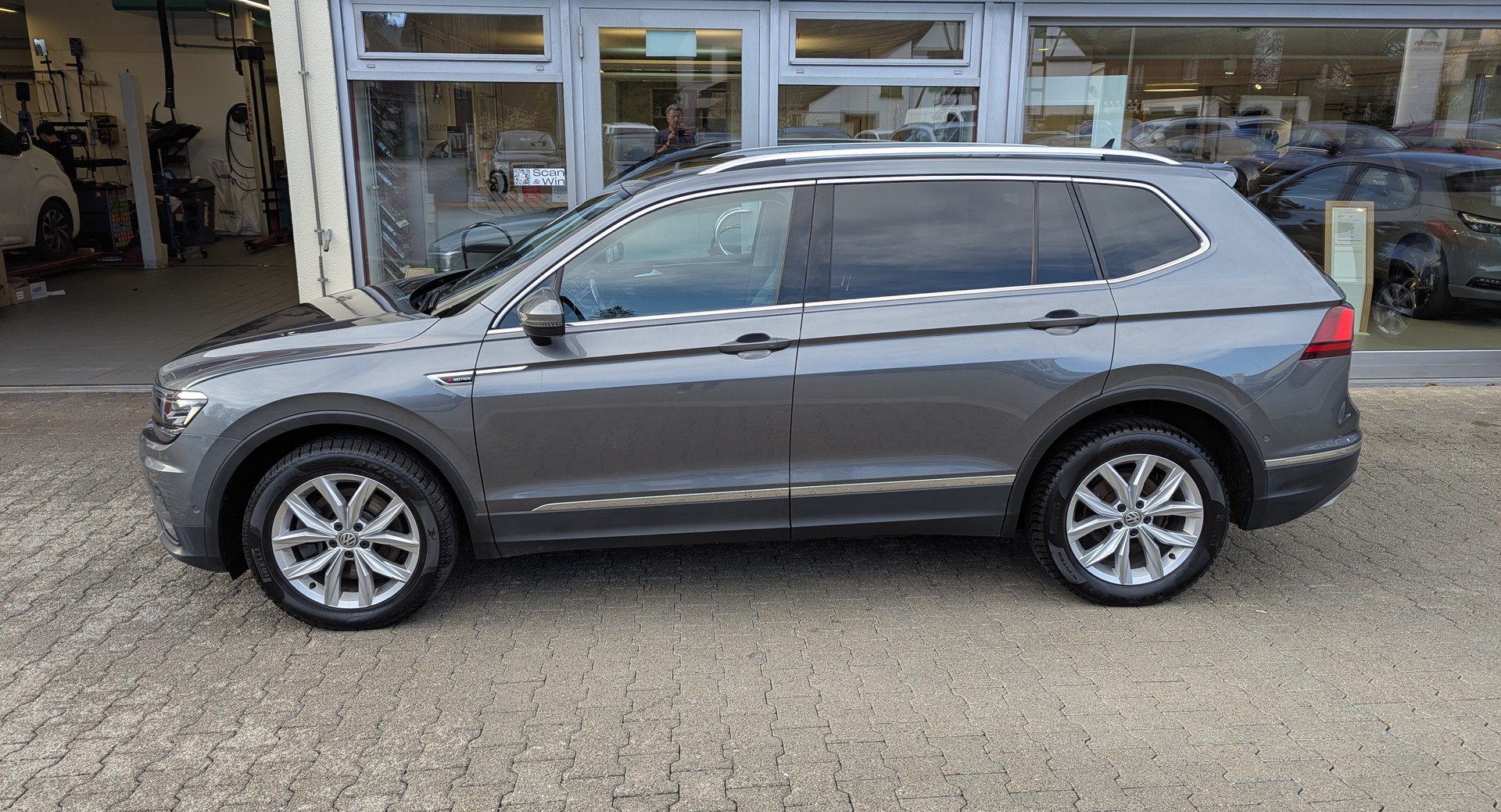 VW Tiguan Allspace 2.0 TDI SCR Highline 4Motion DSG-image-3