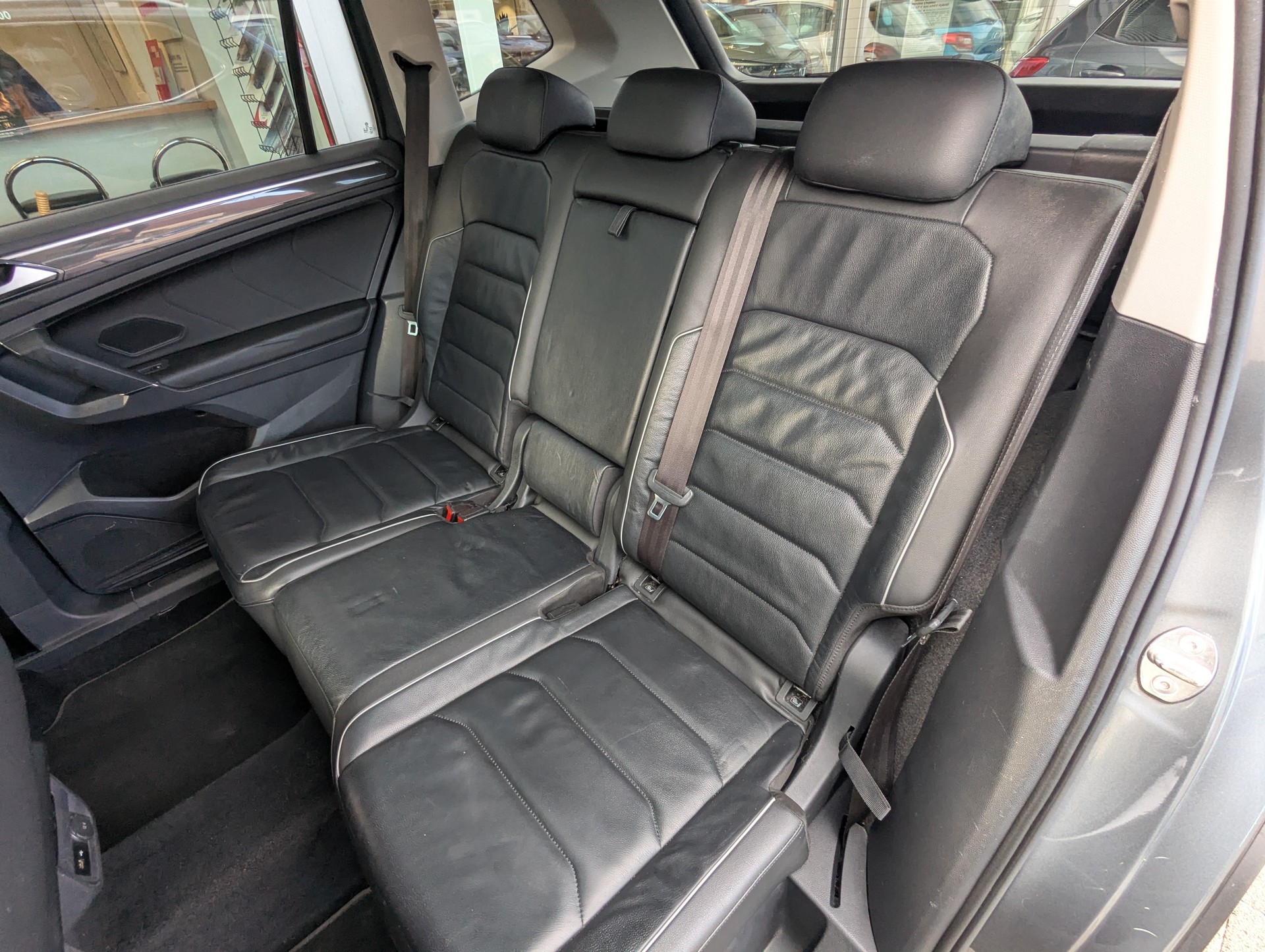 VW Tiguan Allspace 2.0 TDI SCR Highline 4Motion DSG-image-9