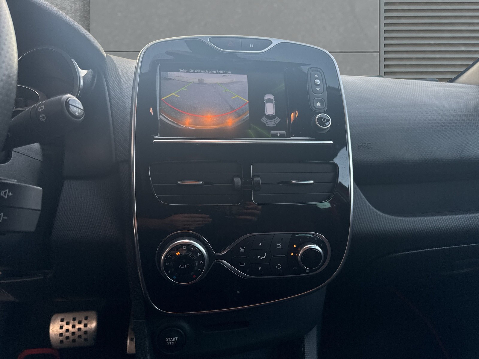 RENAULT Clio 1.6 T RS 220 Trophy EDC-image-13