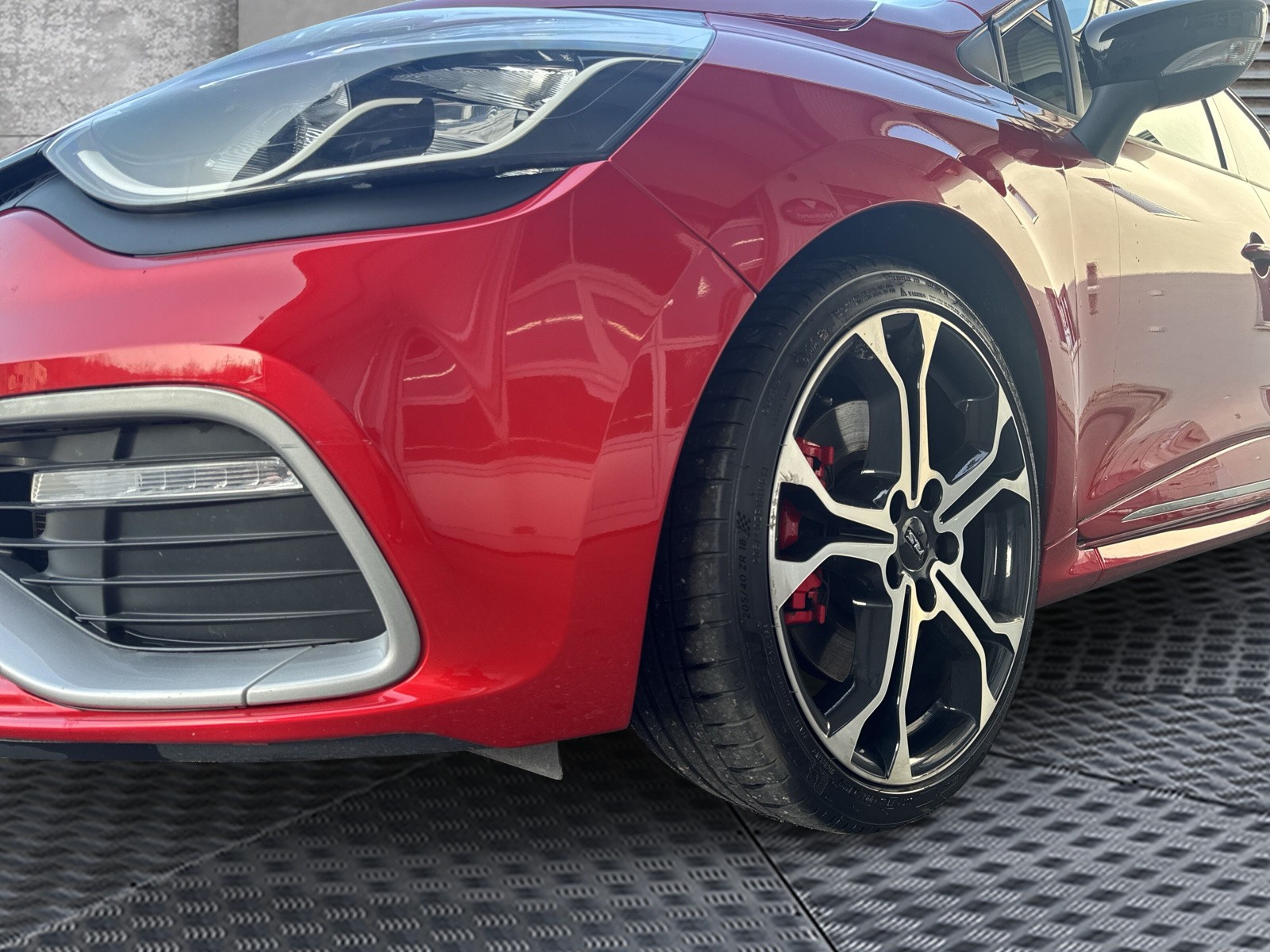RENAULT Clio 1.6 T RS 220 Trophy EDC-image-7