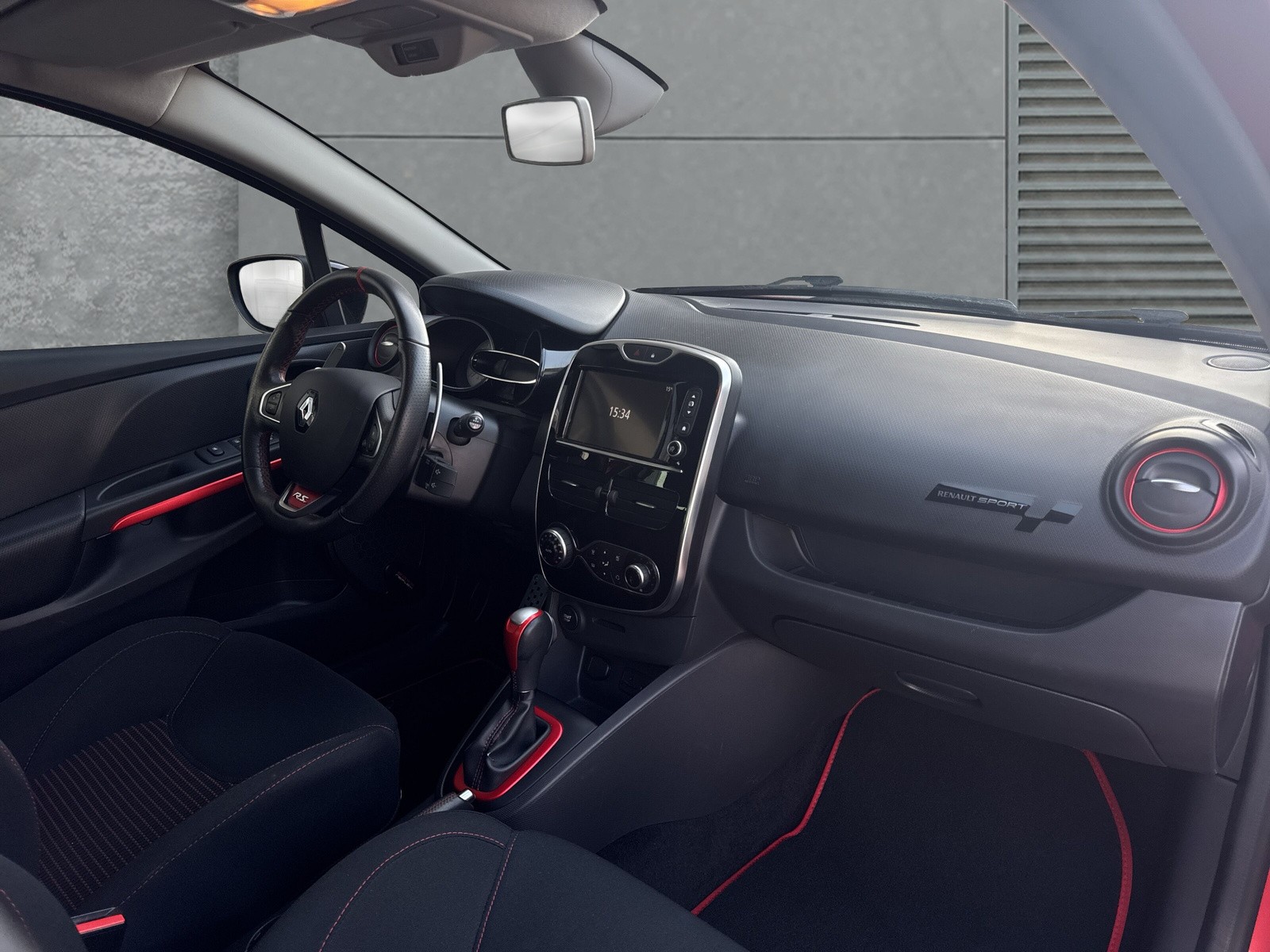 RENAULT Clio 1.6 T RS 220 Trophy EDC-image-11