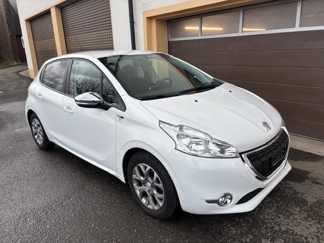 PEUGEOT 208 1.2 VTI Style