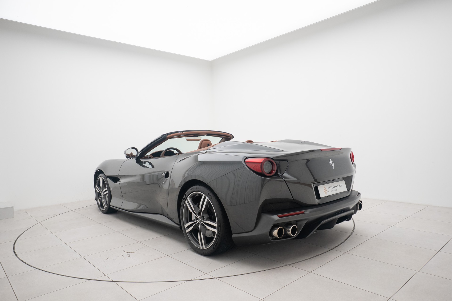 FERRARI Portofino 3.9 V8 T-showroom-element-2