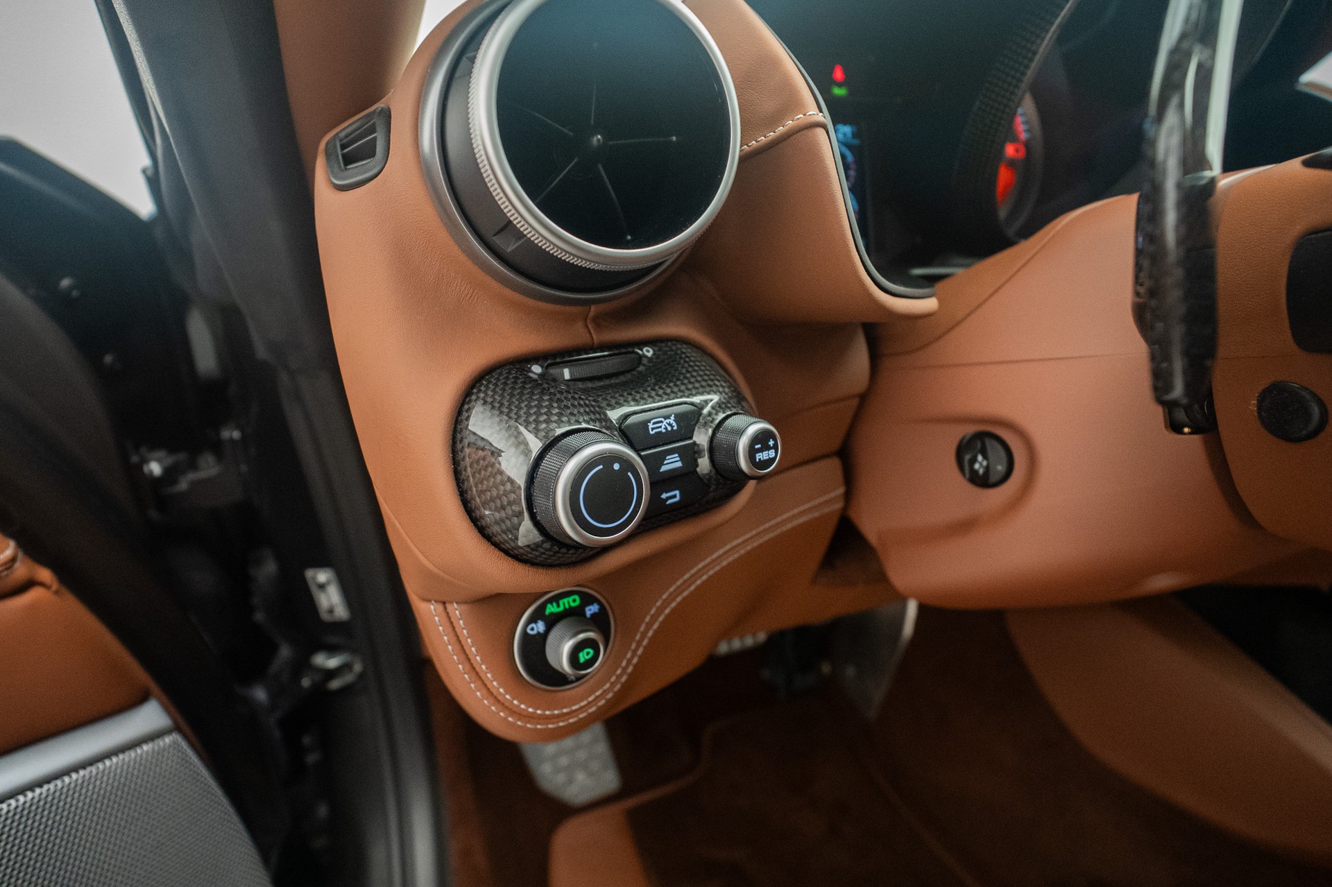 FERRARI Portofino 3.9 V8 T-image-16