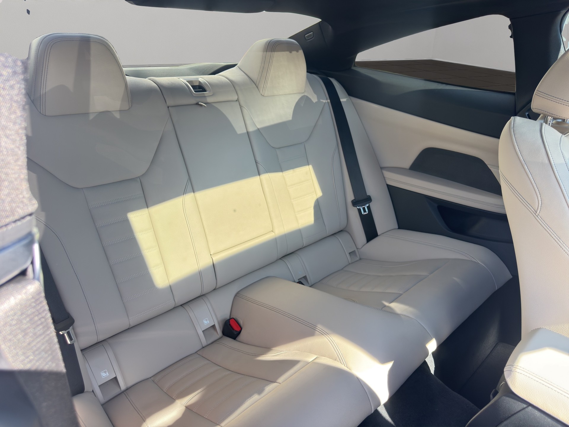 BMW M440i xDrive 48V Coupé Steptronic-image-16