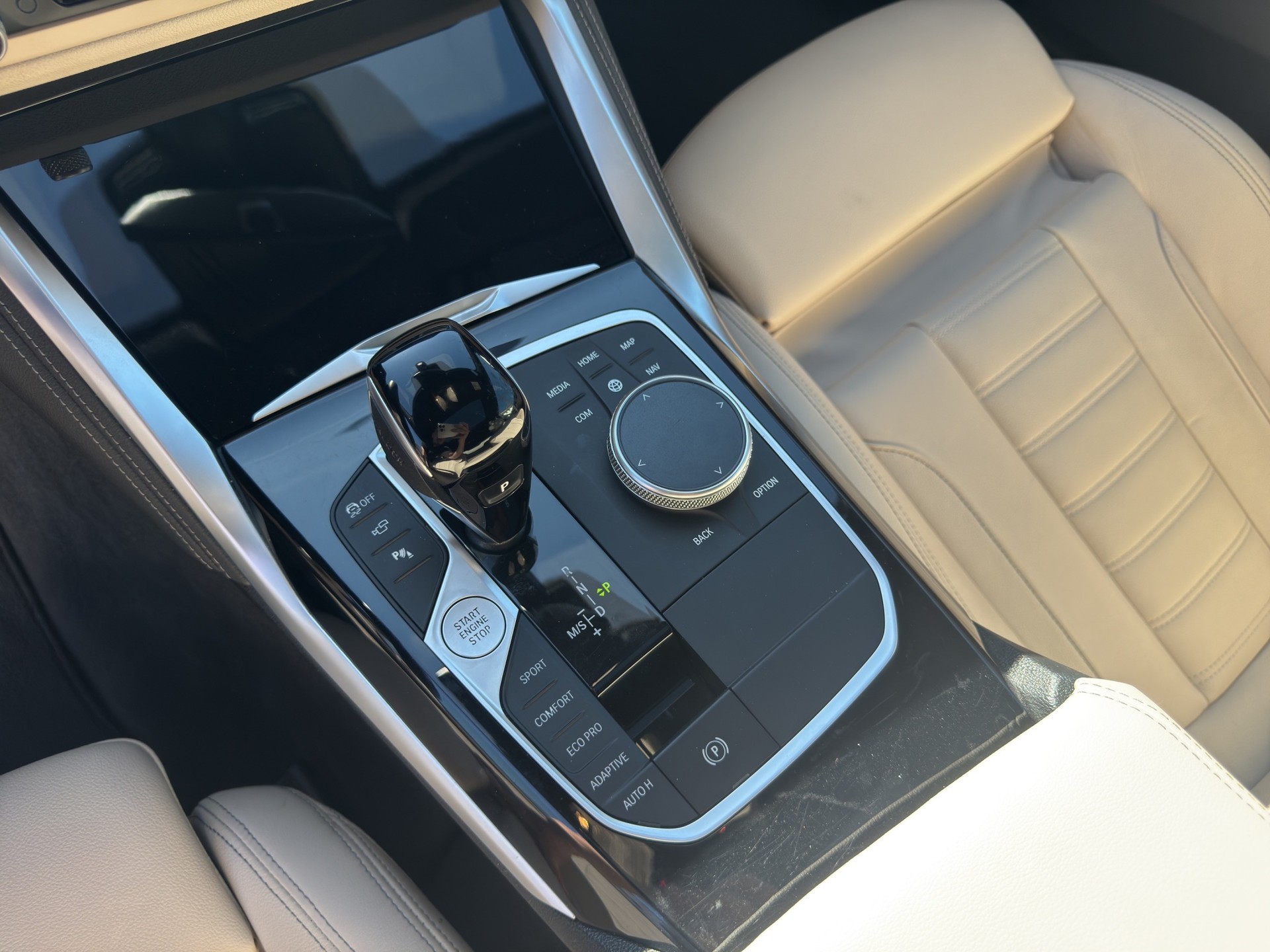 BMW M440i xDrive 48V Coupé Steptronic-image-12