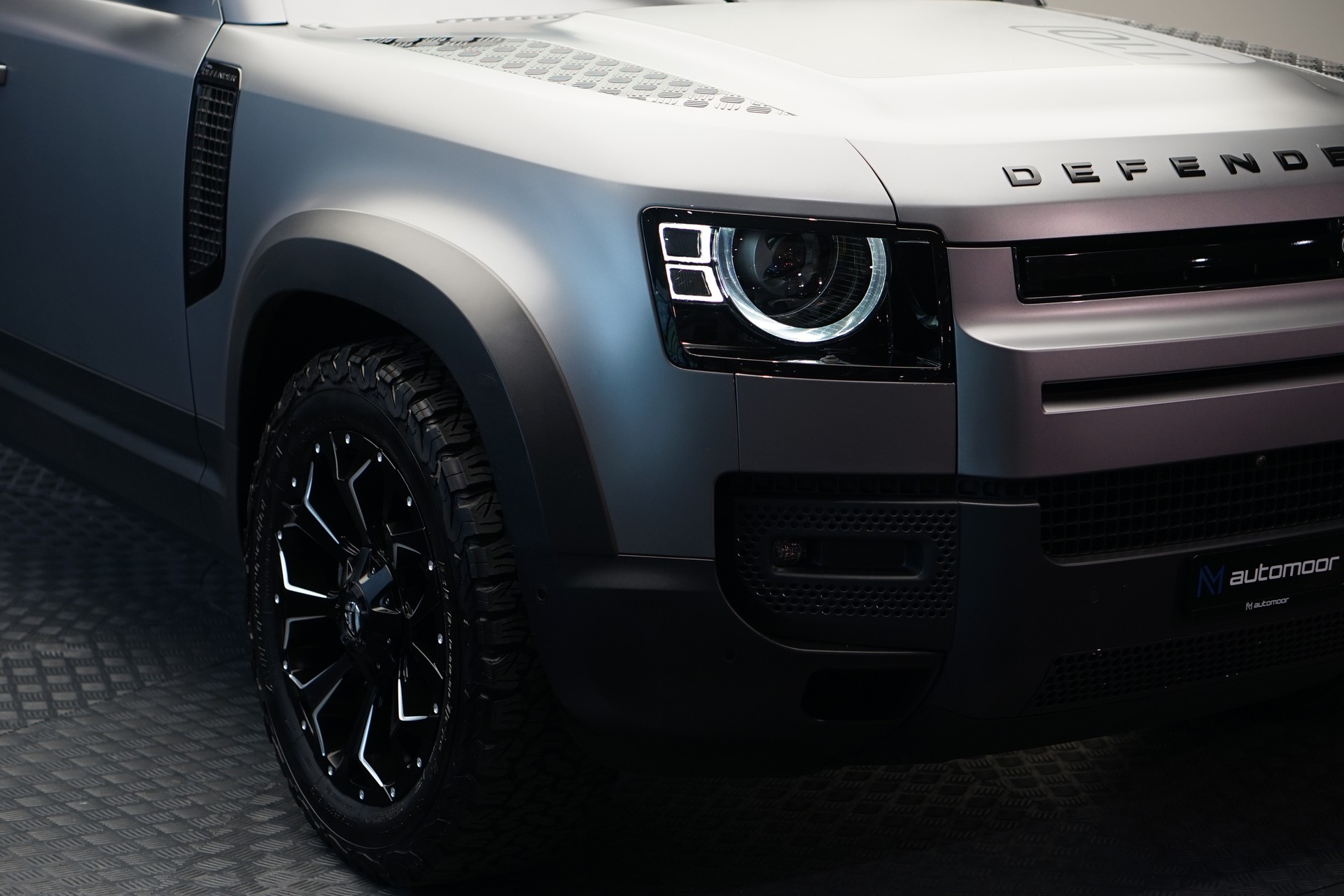 LAND ROVER Defender 110 3.0 D I6 300 HSE AWD AT8 *Fuel Offroad Felgen* *CH-Fahrzeug* *Approved Garantie*-image-11