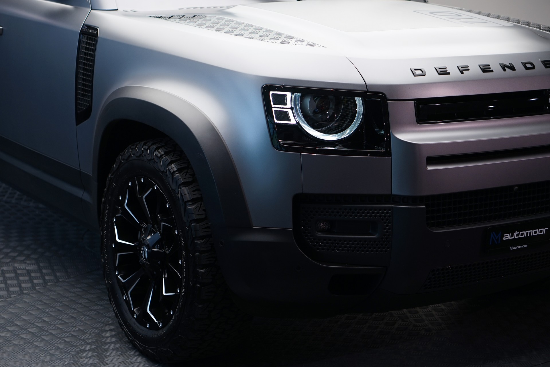 LAND ROVER Defender 110 3.0 D I6 300 HSE AWD AT8 *Fuel Offroad Felgen* *CH-Fahrzeug* *Approved Garantie*-image-34