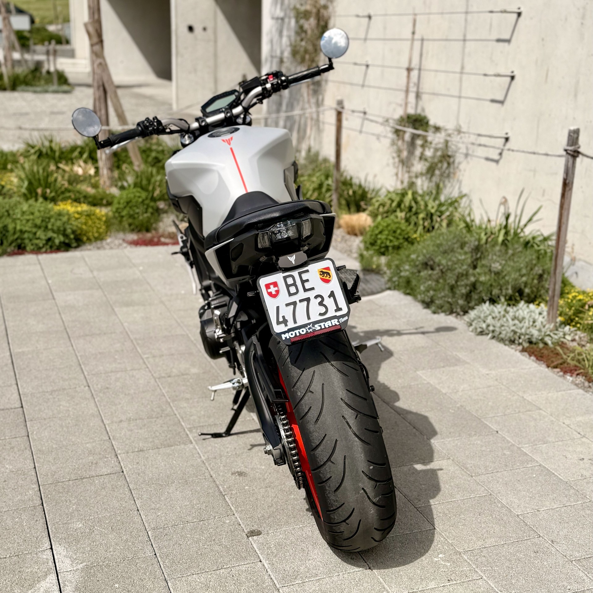 YAMAHA MT-09 ABS-image-2