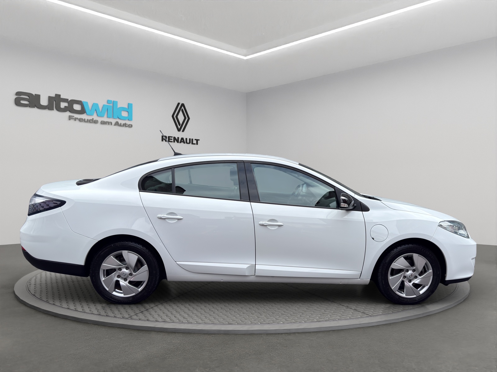 RENAULT Fluence Z.E Dynamique-image-12