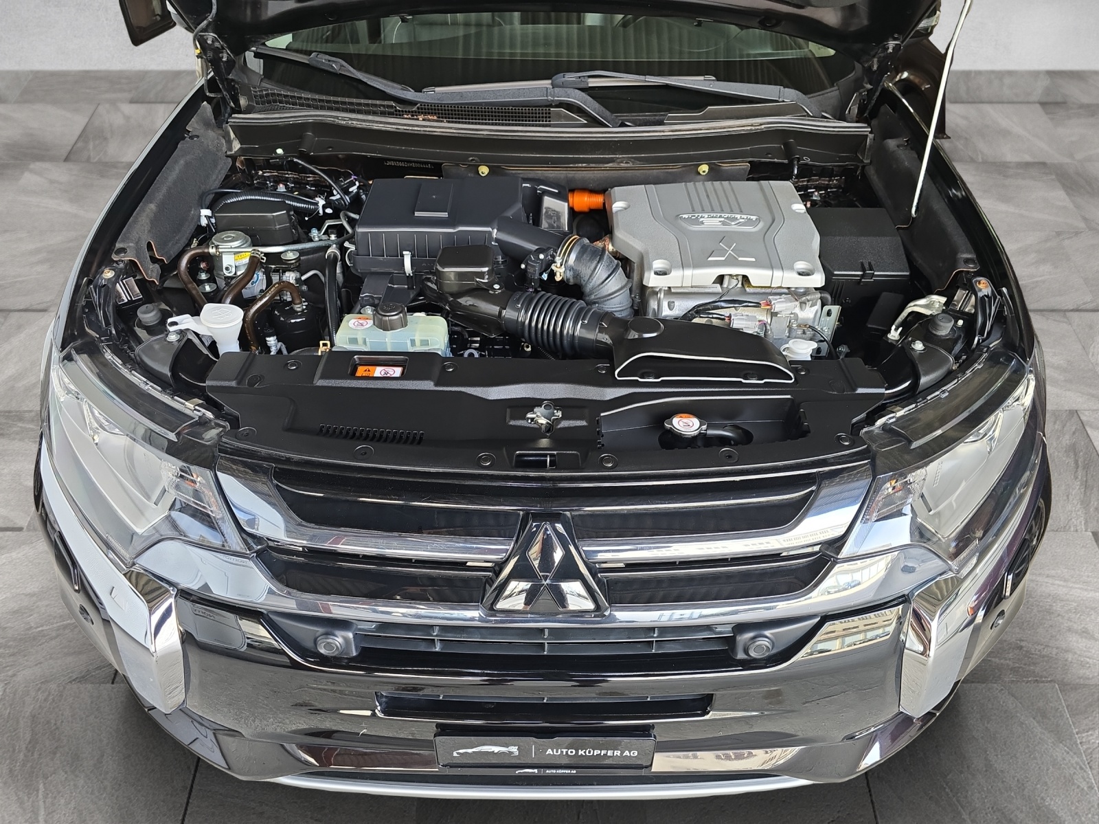 MITSUBISHI Outlander 2.4 PHEV Diamond S-Edition 4WD Automatic-image-30