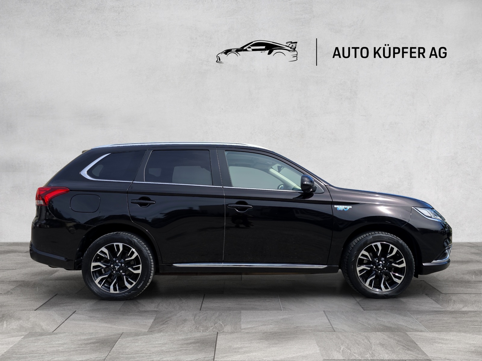 MITSUBISHI Outlander 2.4 PHEV Diamond S-Edition 4WD Automatic-showroom-element-2