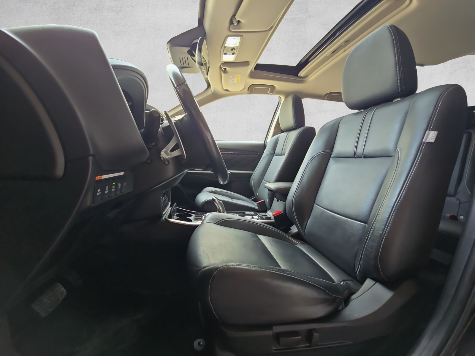 MITSUBISHI Outlander 2.4 PHEV Diamond S-Edition 4WD Automatic-image-7