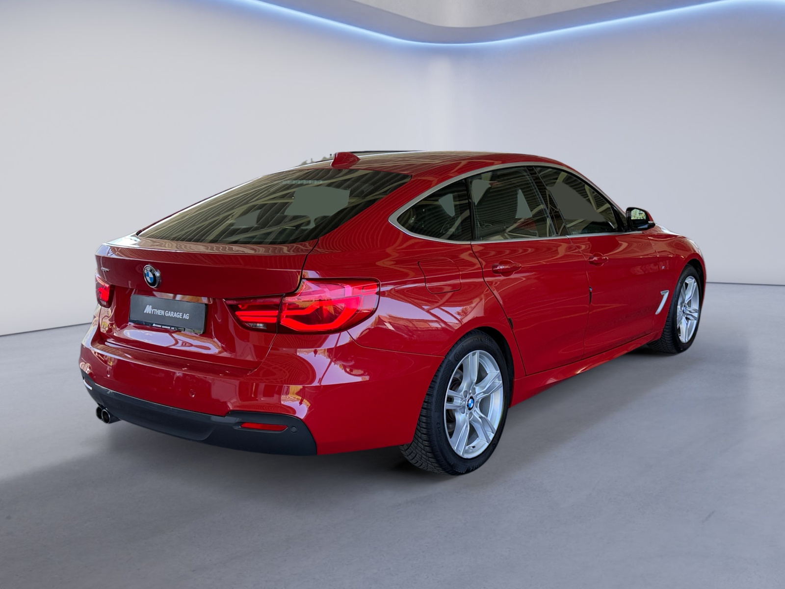 BMW 320d Gran Turismo-image-4