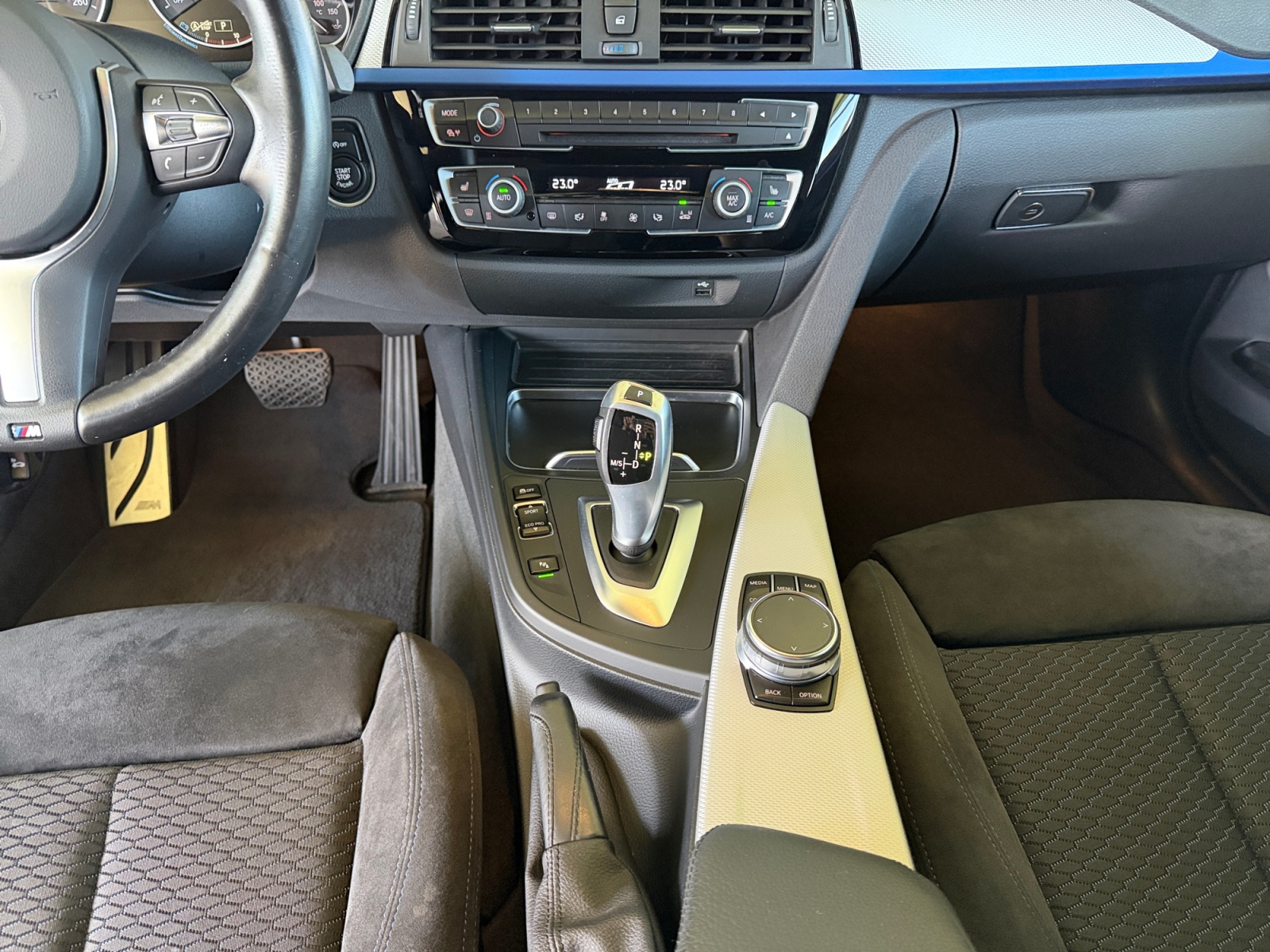 BMW 320d Gran Turismo-image-10