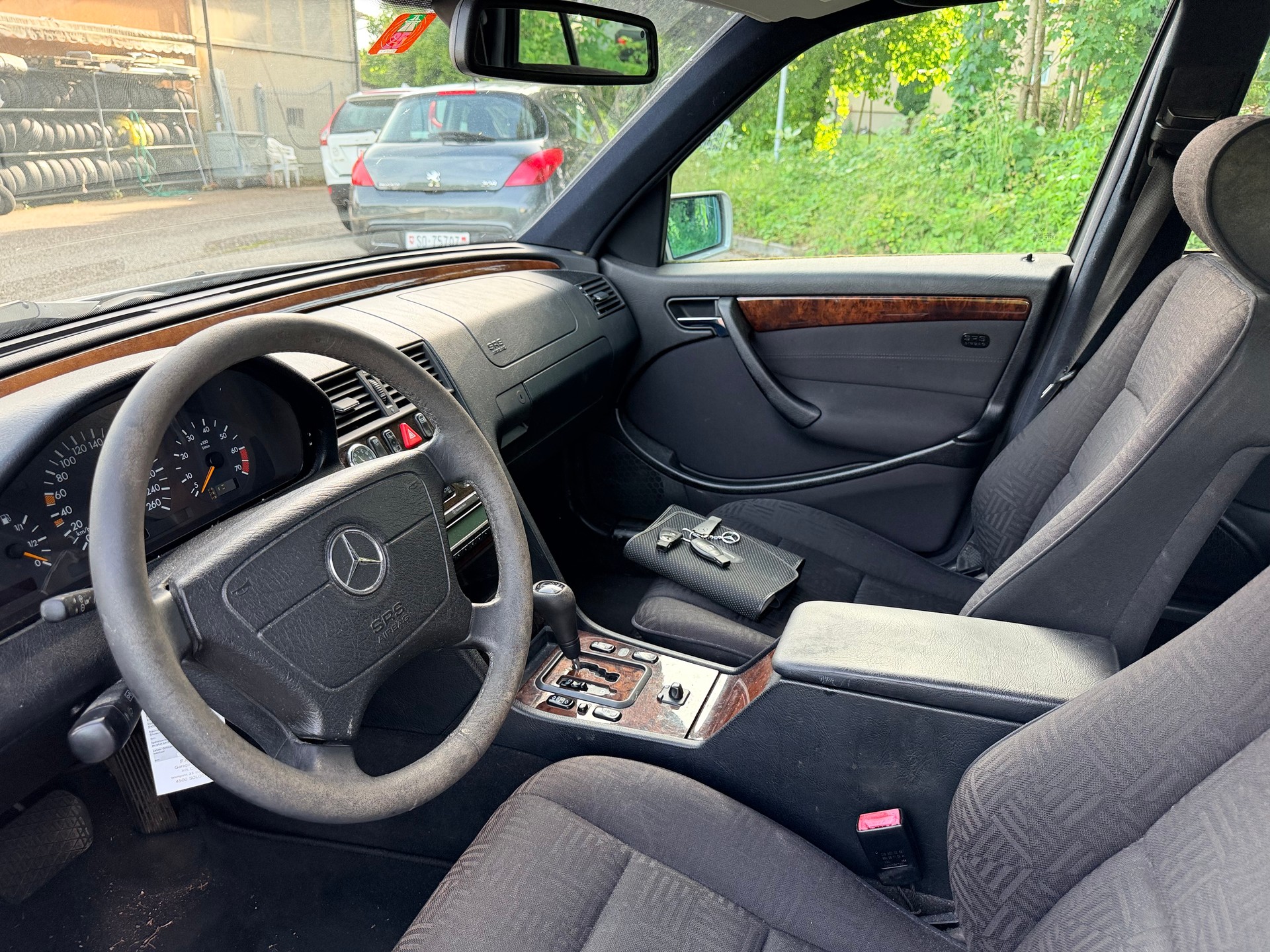 MERCEDES-BENZ C 240 Classic Selection-image-9