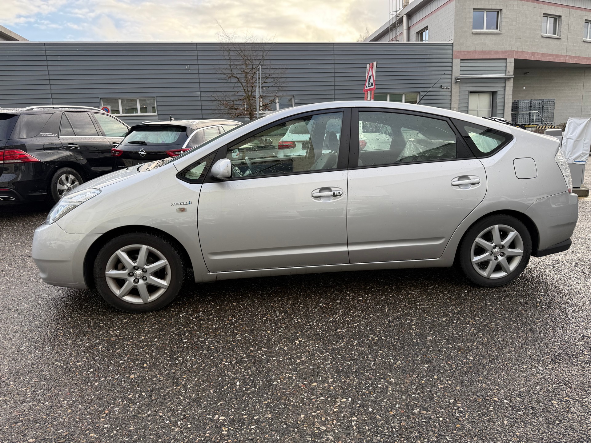 TOYOTA Prius 1.5 16V Hybrid-image-1