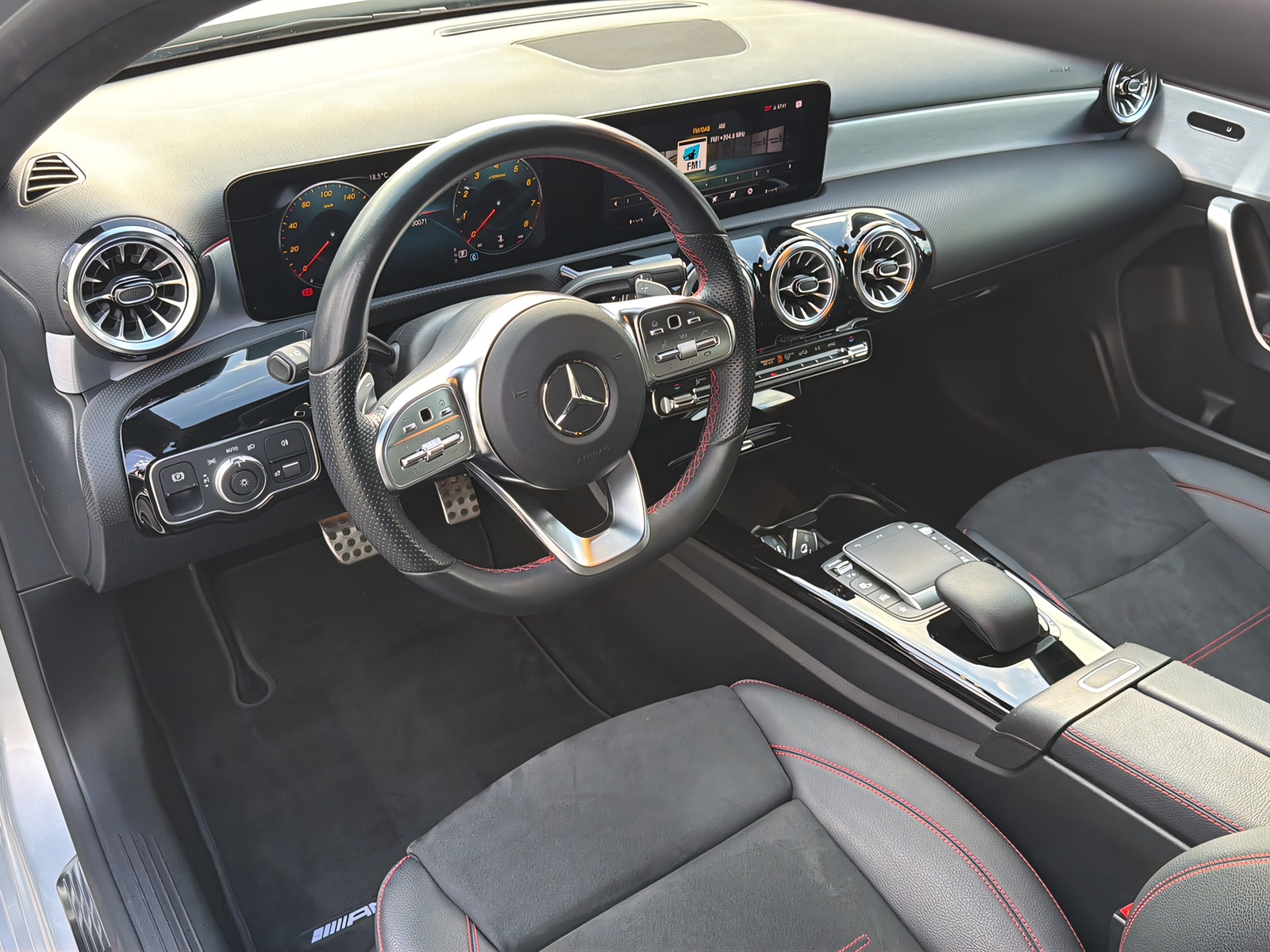 MERCEDES-BENZ A 250 4Matic AMG-Line-image-6