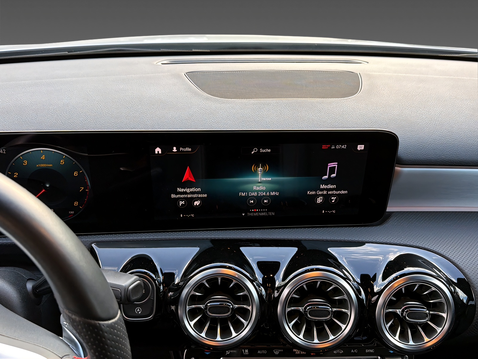 MERCEDES-BENZ A 250 4Matic AMG-Line-image-11