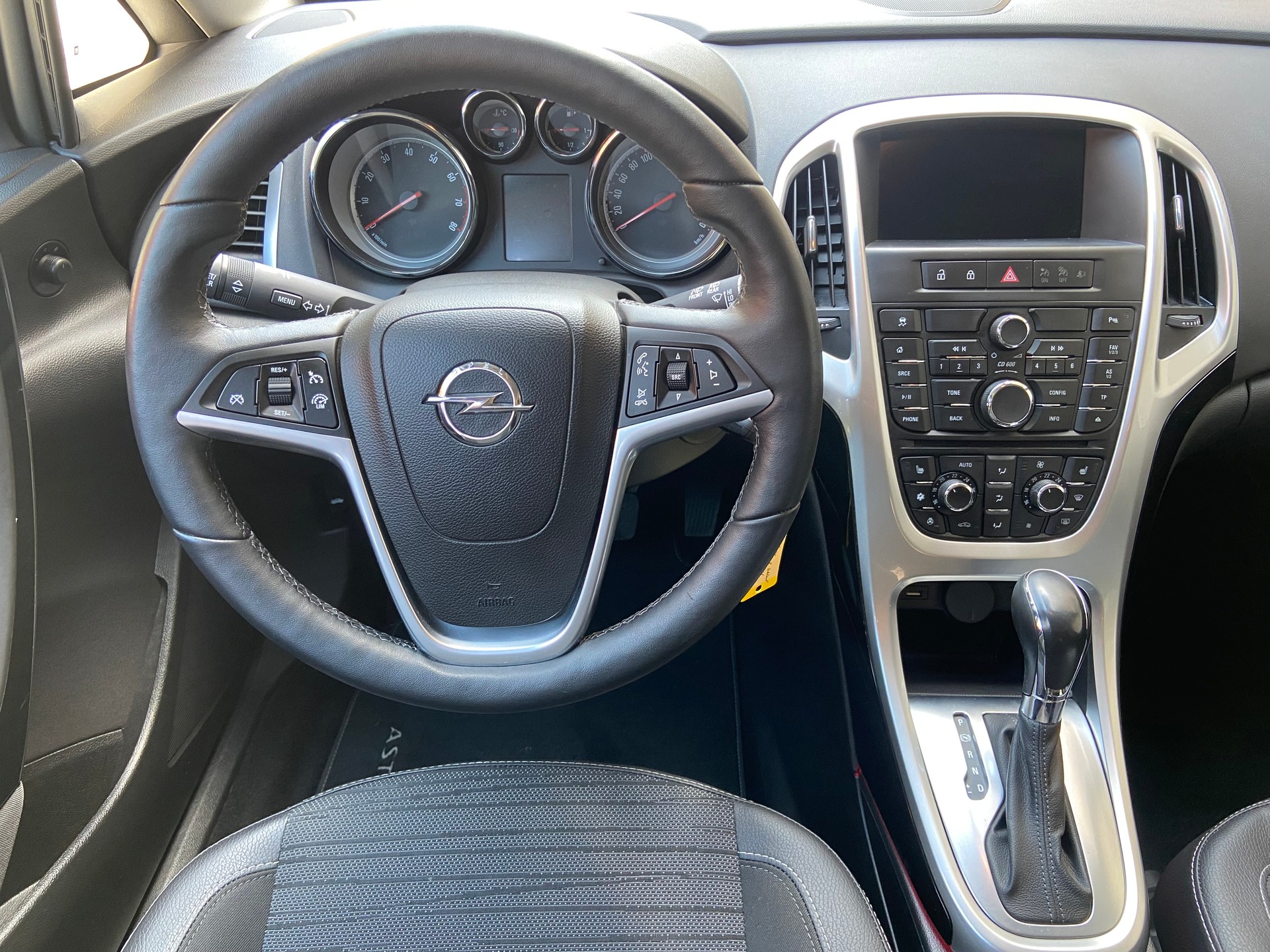 OPEL Astra SportsTourer 1.4i 16V Turbo Drive Automatik-image-11