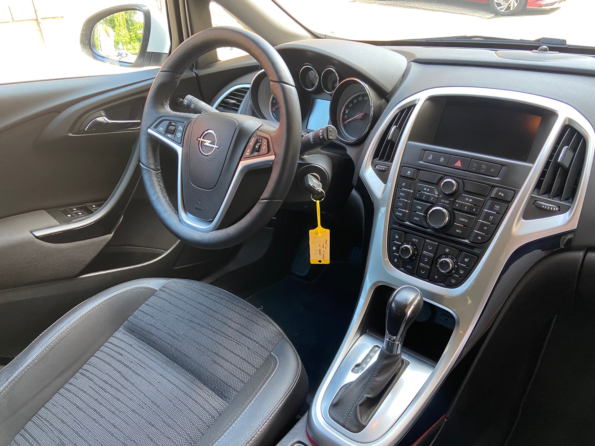 OPEL Astra SportsTourer 1.4i 16V Turbo Drive Automatik-image-8