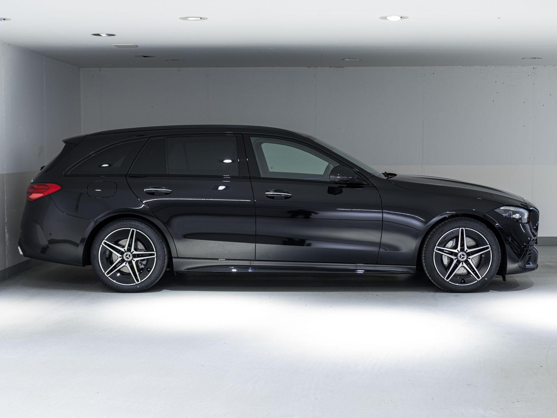 MERCEDES-BENZ C 220 d 4MATIC T-Modell "Swiss Star"-image-1