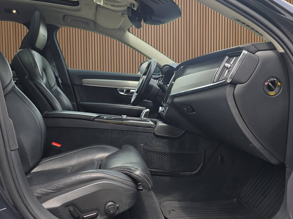 VOLVO V90 2.0 T8 TE Inscription AWD-image-13