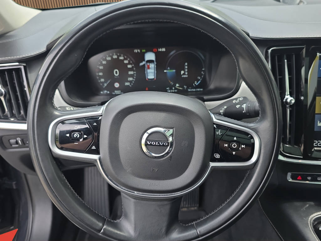 VOLVO V90 2.0 T8 TE Inscription AWD-image-15