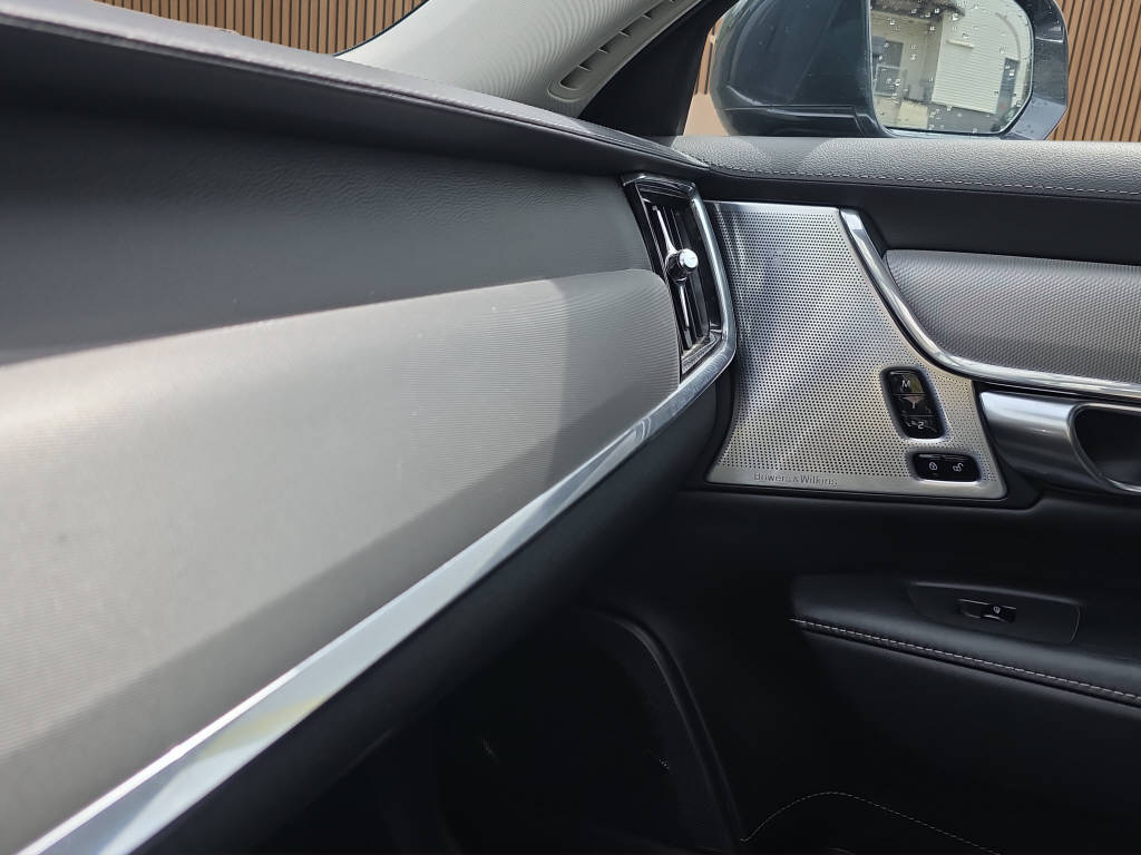 VOLVO V90 2.0 T8 TE Inscription AWD-image-18