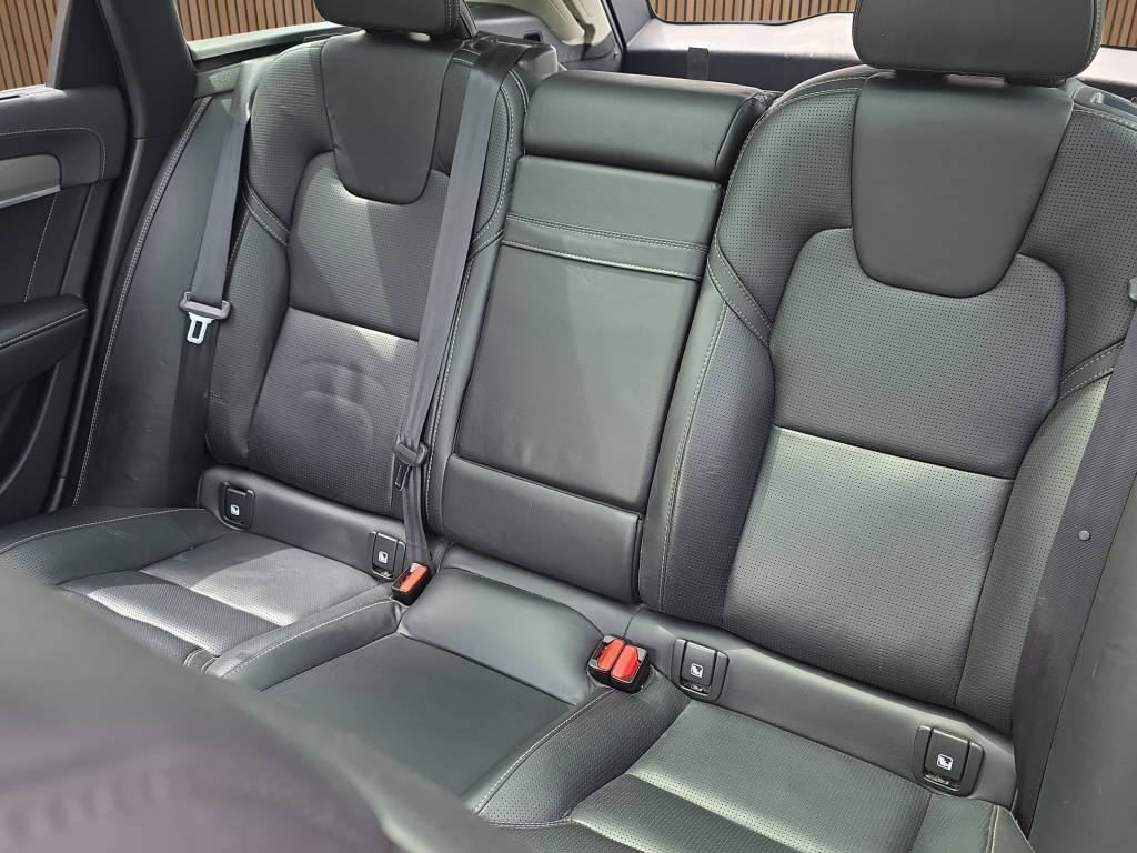 VOLVO V90 2.0 T8 TE Inscription AWD-image-19