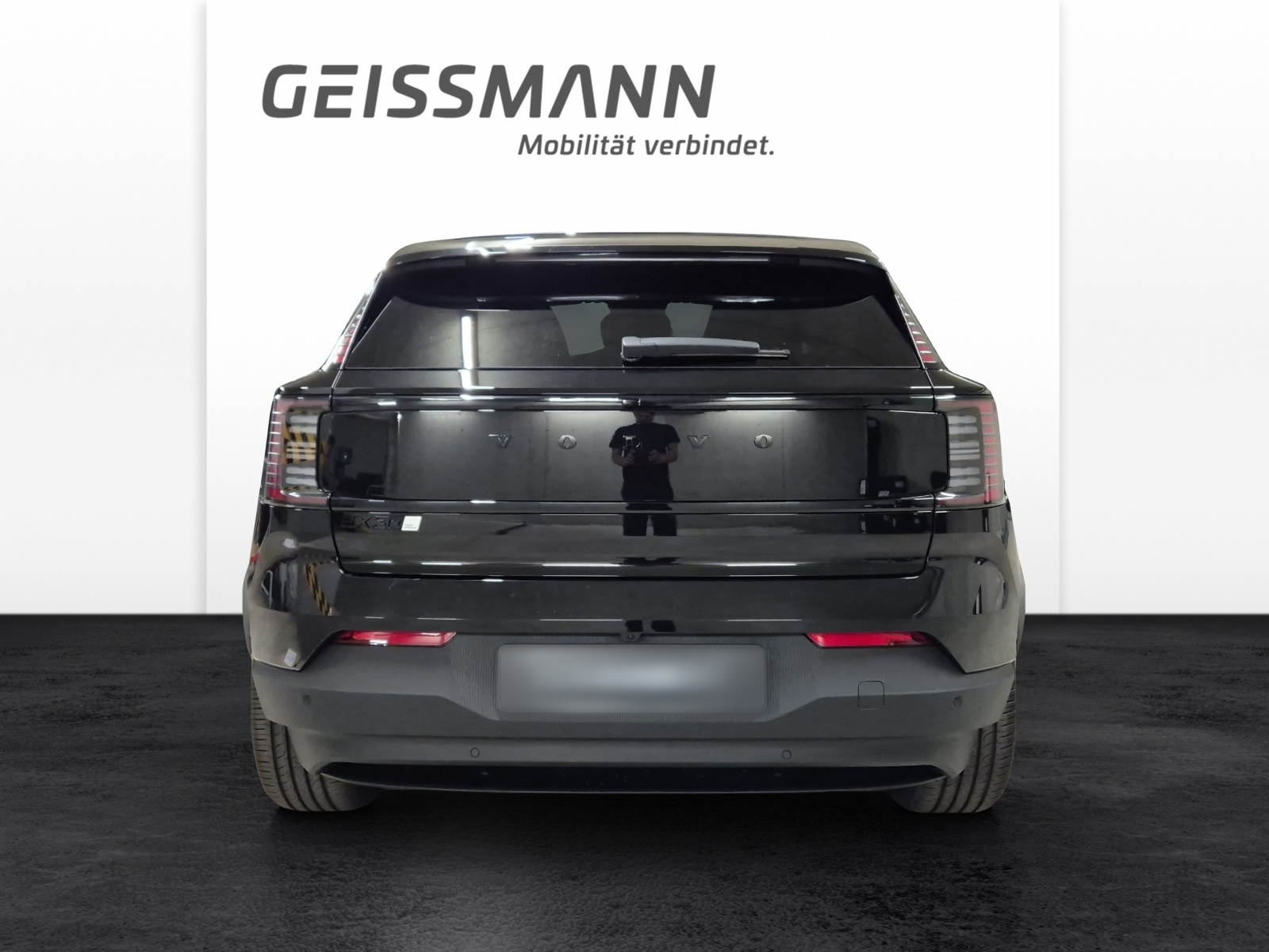 VOLVO EX30 E60 Twin Ultra Performance Sw. Black Ed. AWD-image-5