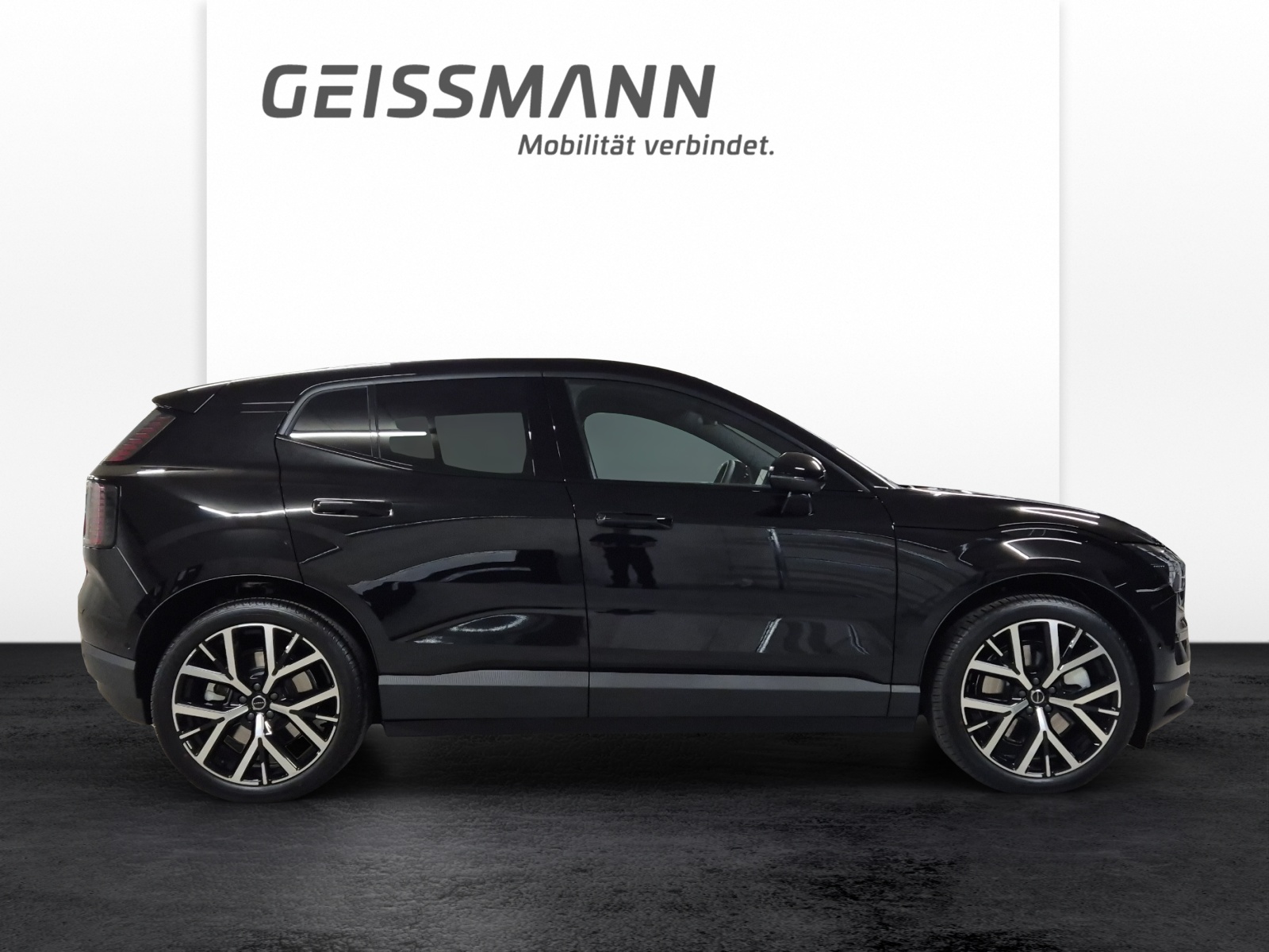 VOLVO EX30 E60 Twin Ultra Performance Sw. Black Ed. AWD-showroom-element-3