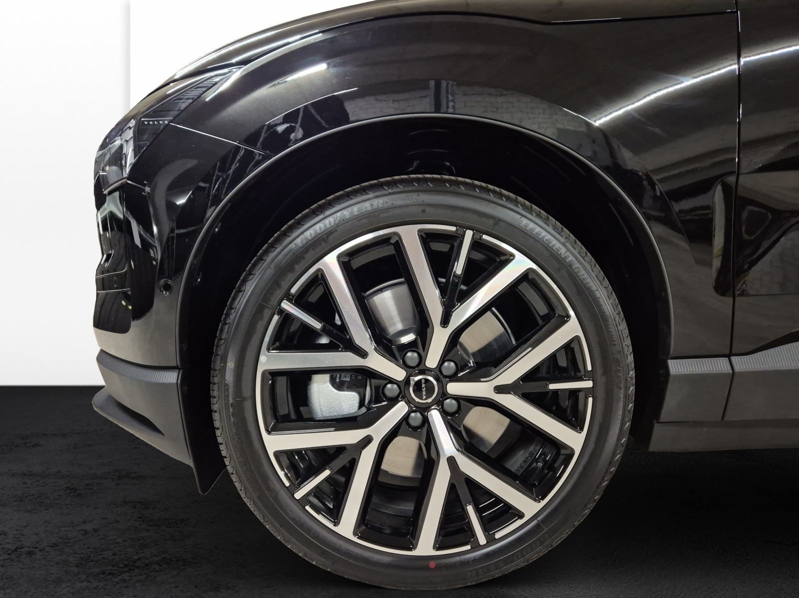 VOLVO EX30 E60 Twin Ultra Performance Sw. Black Ed. AWD-image-19