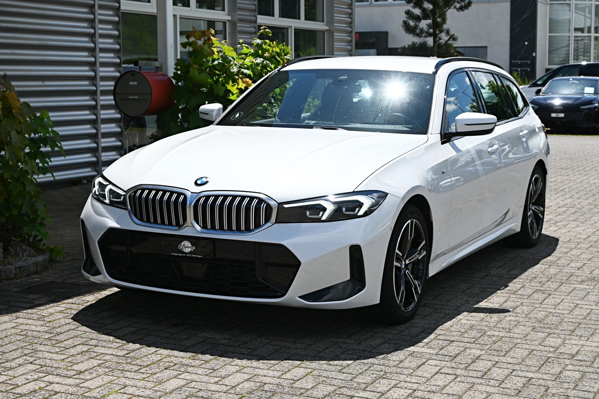 BMW 330i Touring xDrive Steptronic M Sport Automat 4X4-showroom-element-1