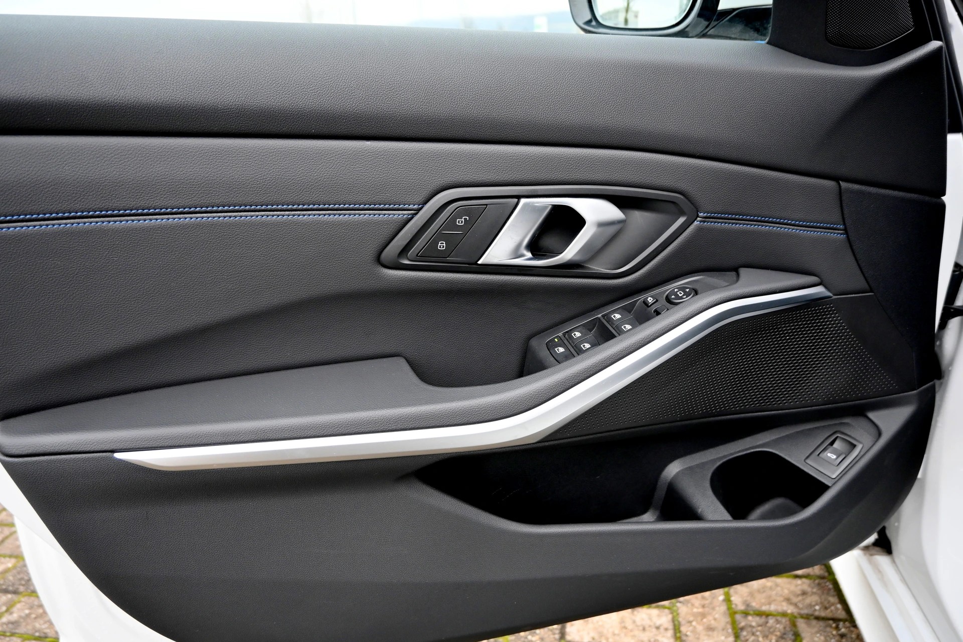 BMW 330i Touring xDrive Steptronic M Sport Automat 4X4-image-19