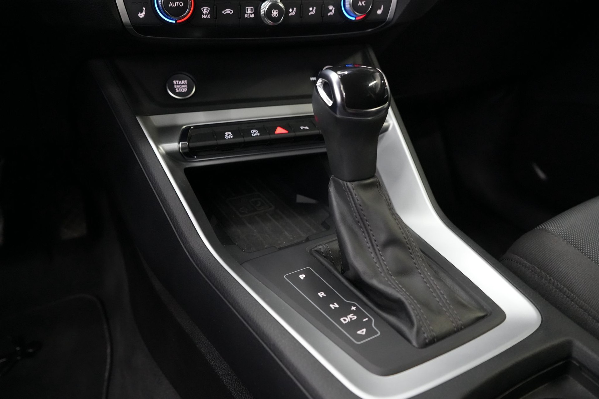 AUDI Q3 40 TDI advanced quattro S-tronic-image-14