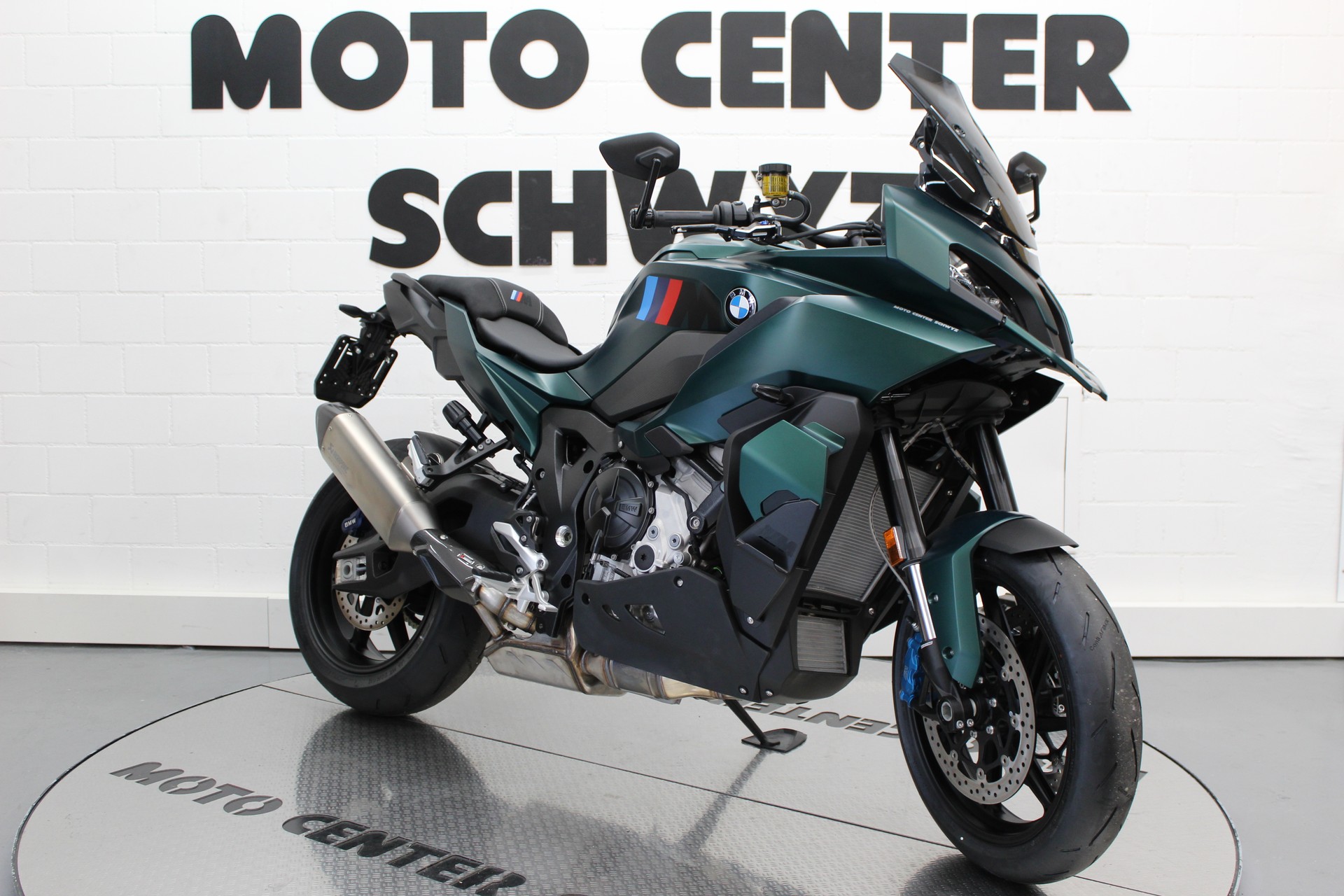 BMW M 1000 XR-image-1