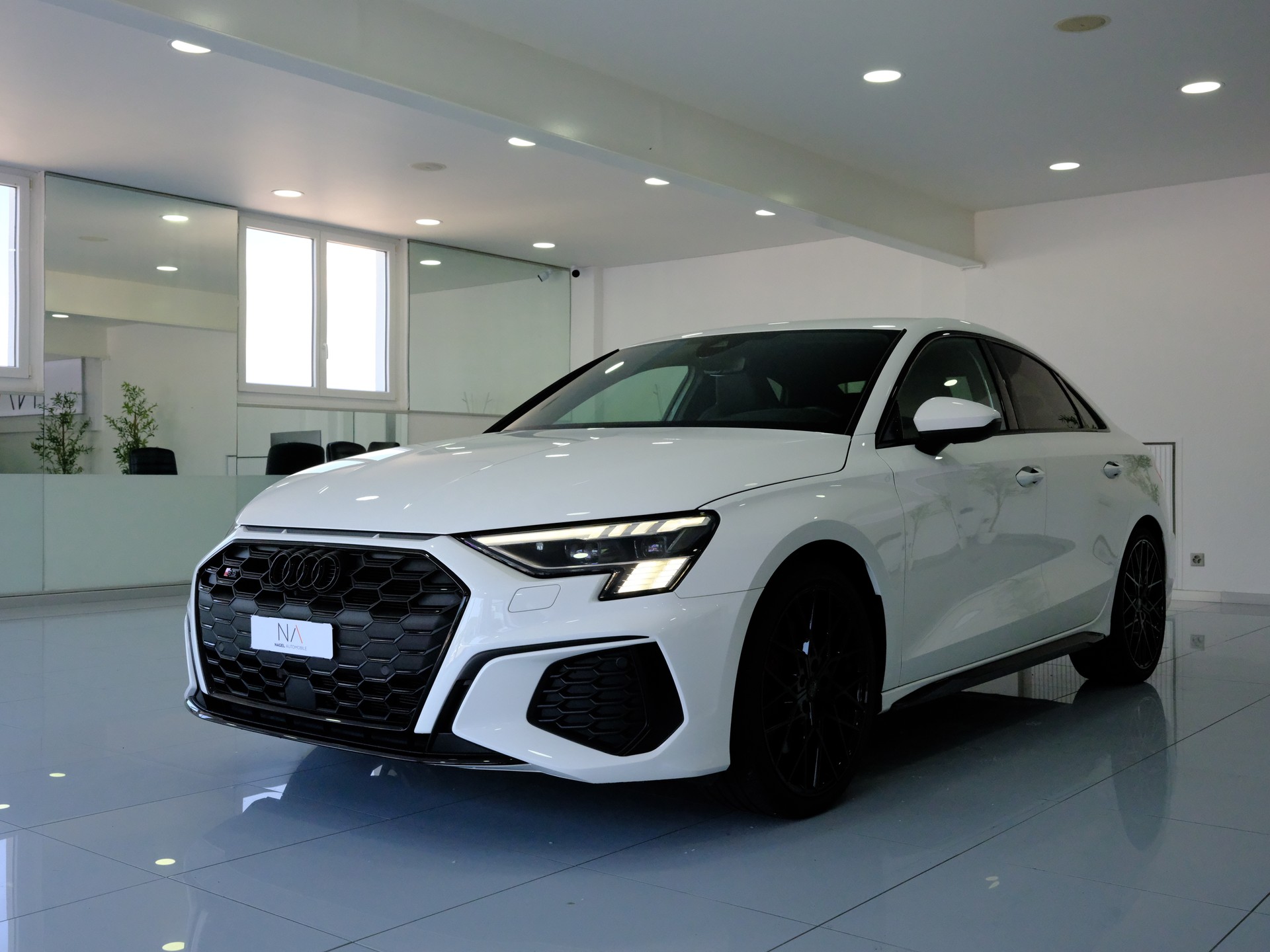 AUDI S3 Limousine 2.0 TFSI quattro S-tronic-showroom-element-3