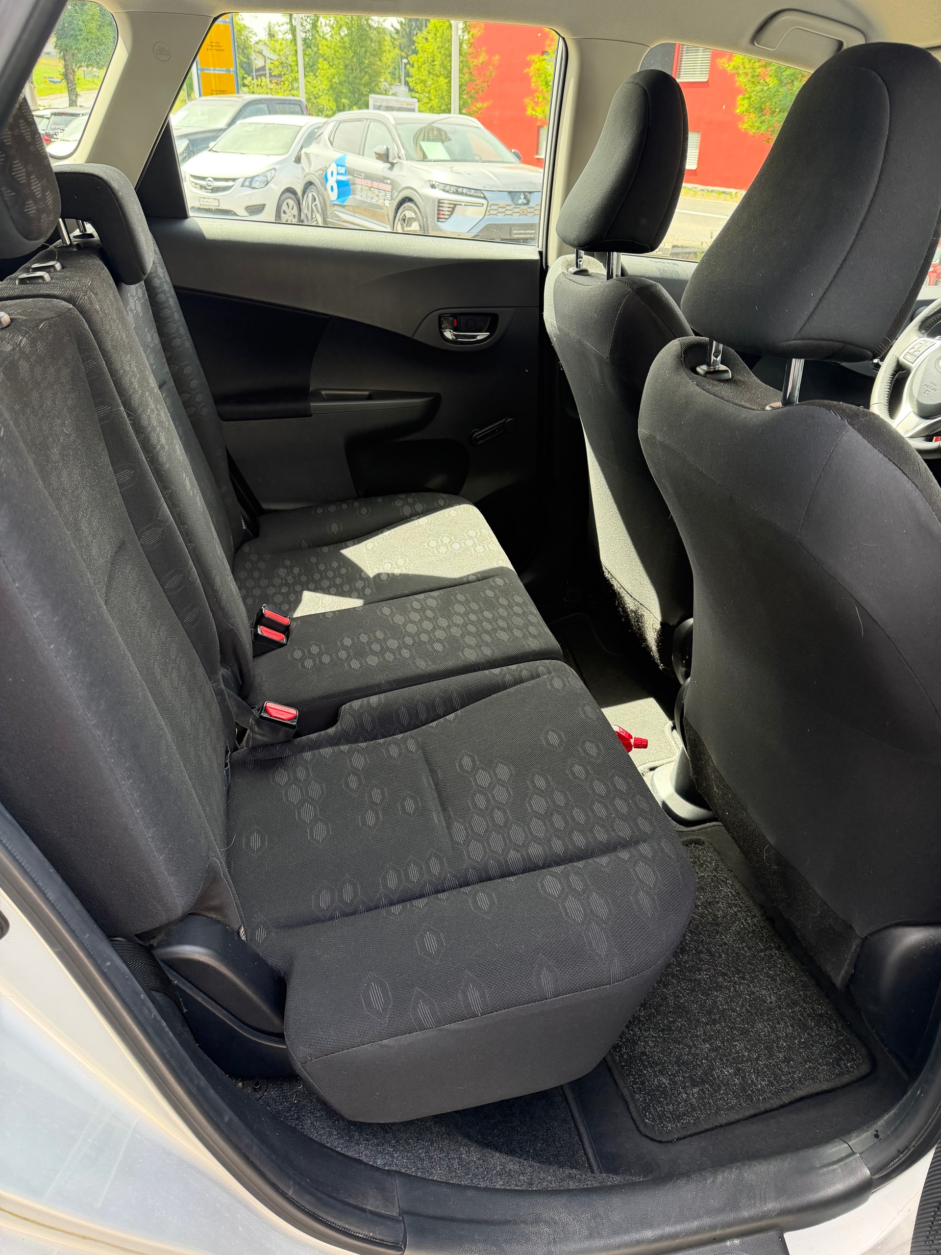 SUBARU Trezia 1.4D Swiss Automatic-image-8