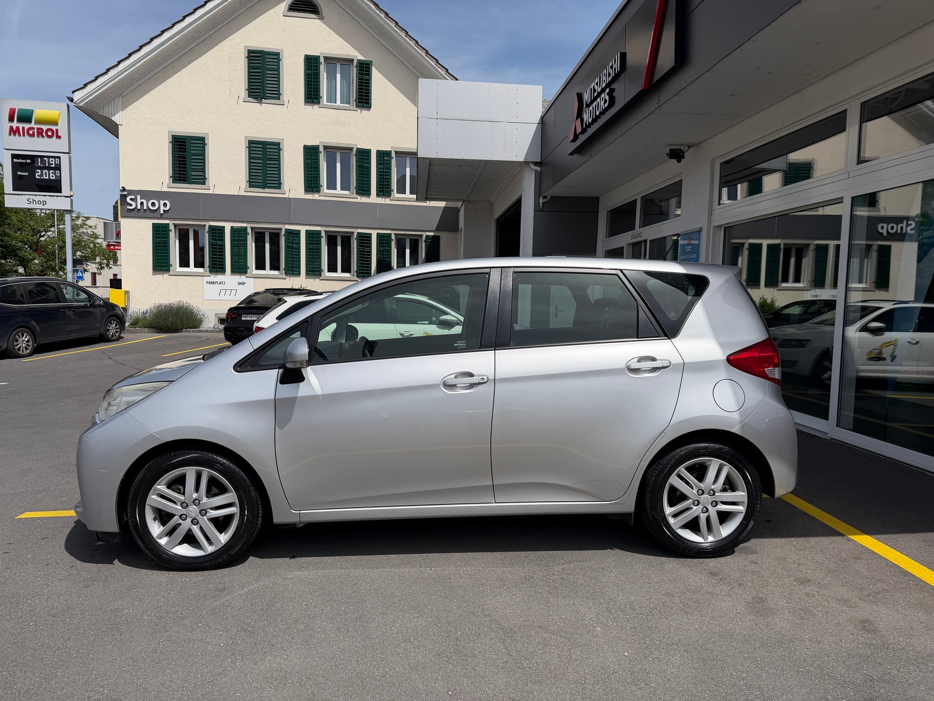 SUBARU Trezia 1.4D Swiss Automatic-image-4