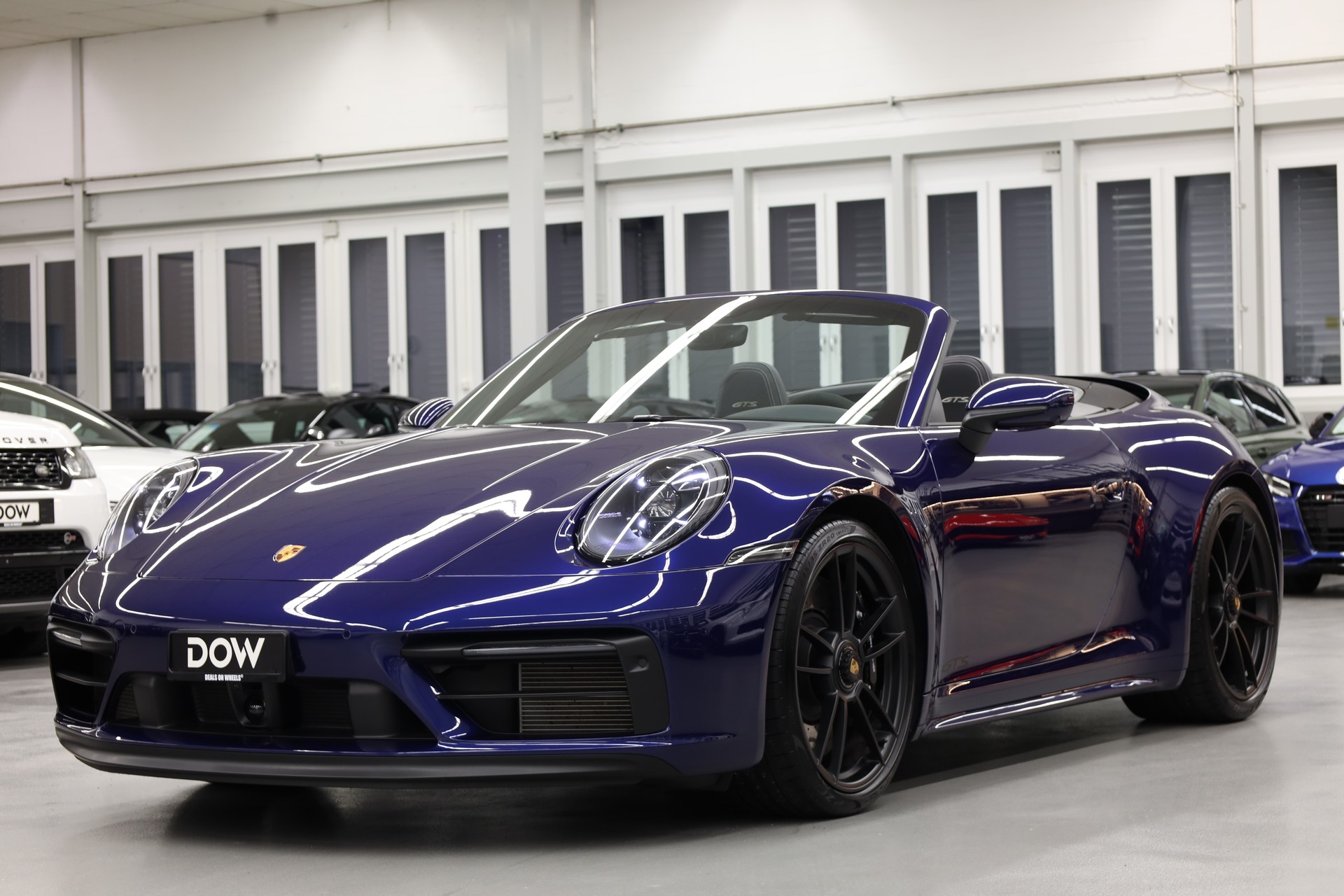 PORSCHE 911 Cabriolet 3.0 Carrera 4 GTS PDK-showroom-element-2