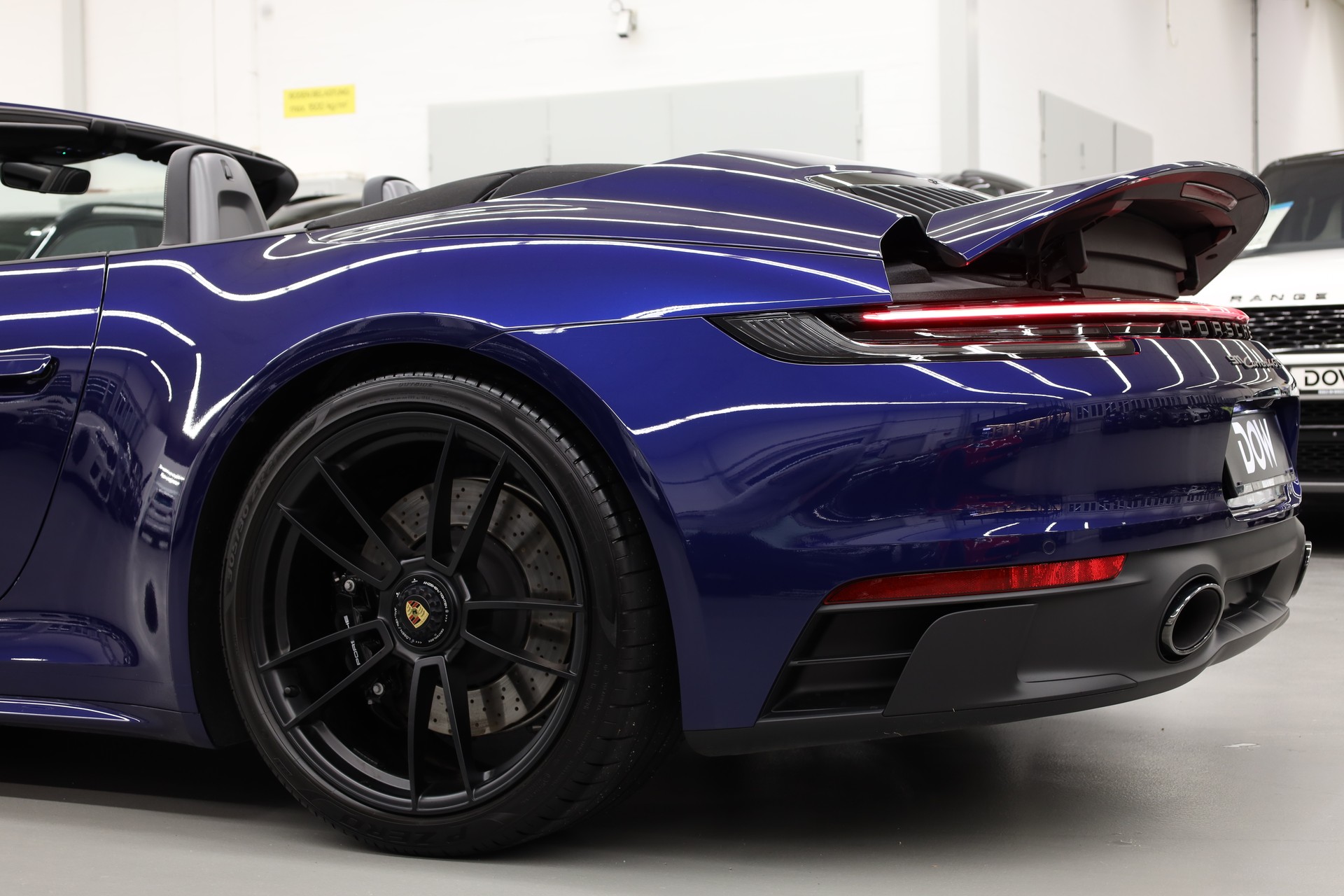 PORSCHE 911 Cabriolet 3.0 Carrera 4 GTS PDK-image-17