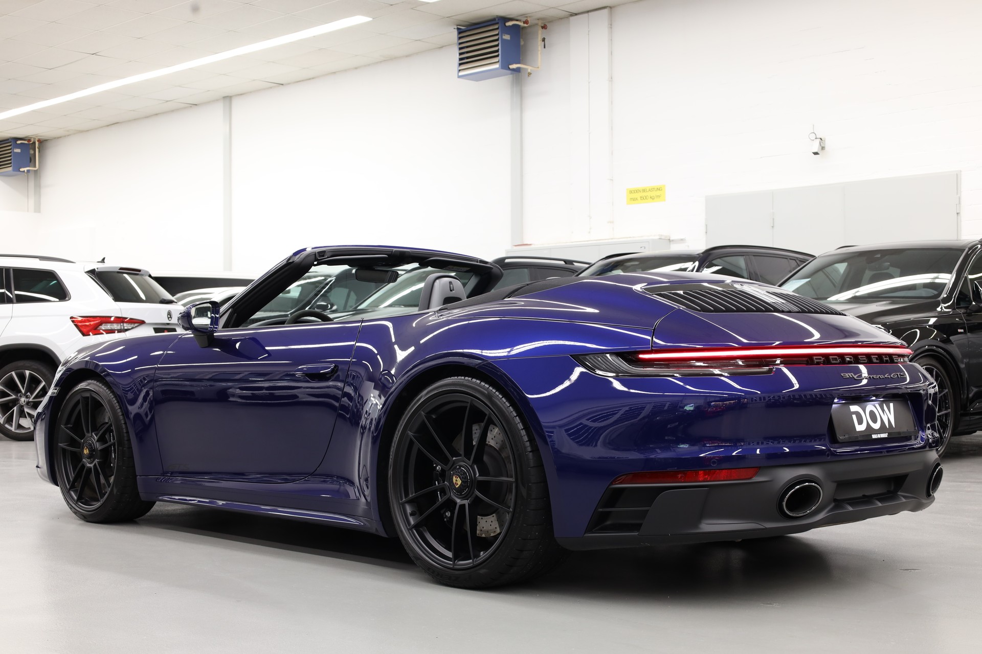 PORSCHE 911 Cabriolet 3.0 Carrera 4 GTS PDK-image-10
