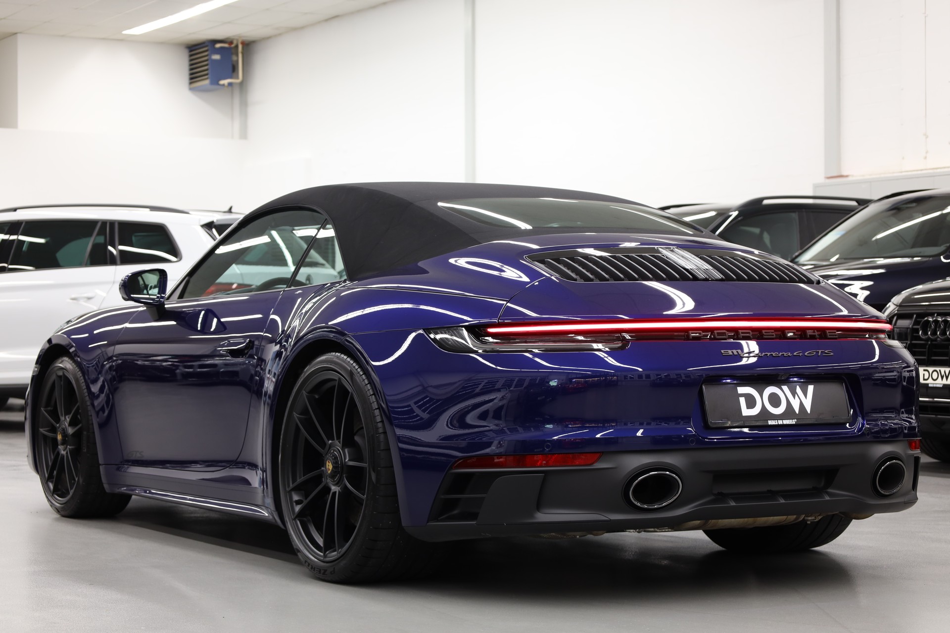 PORSCHE 911 Cabriolet 3.0 Carrera 4 GTS PDK-image-5