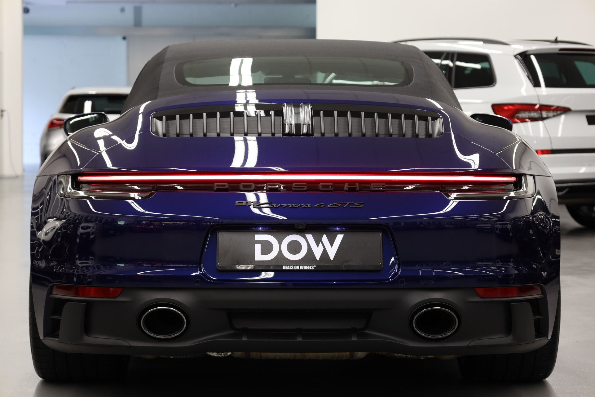 PORSCHE 911 Cabriolet 3.0 Carrera 4 GTS PDK-image-7