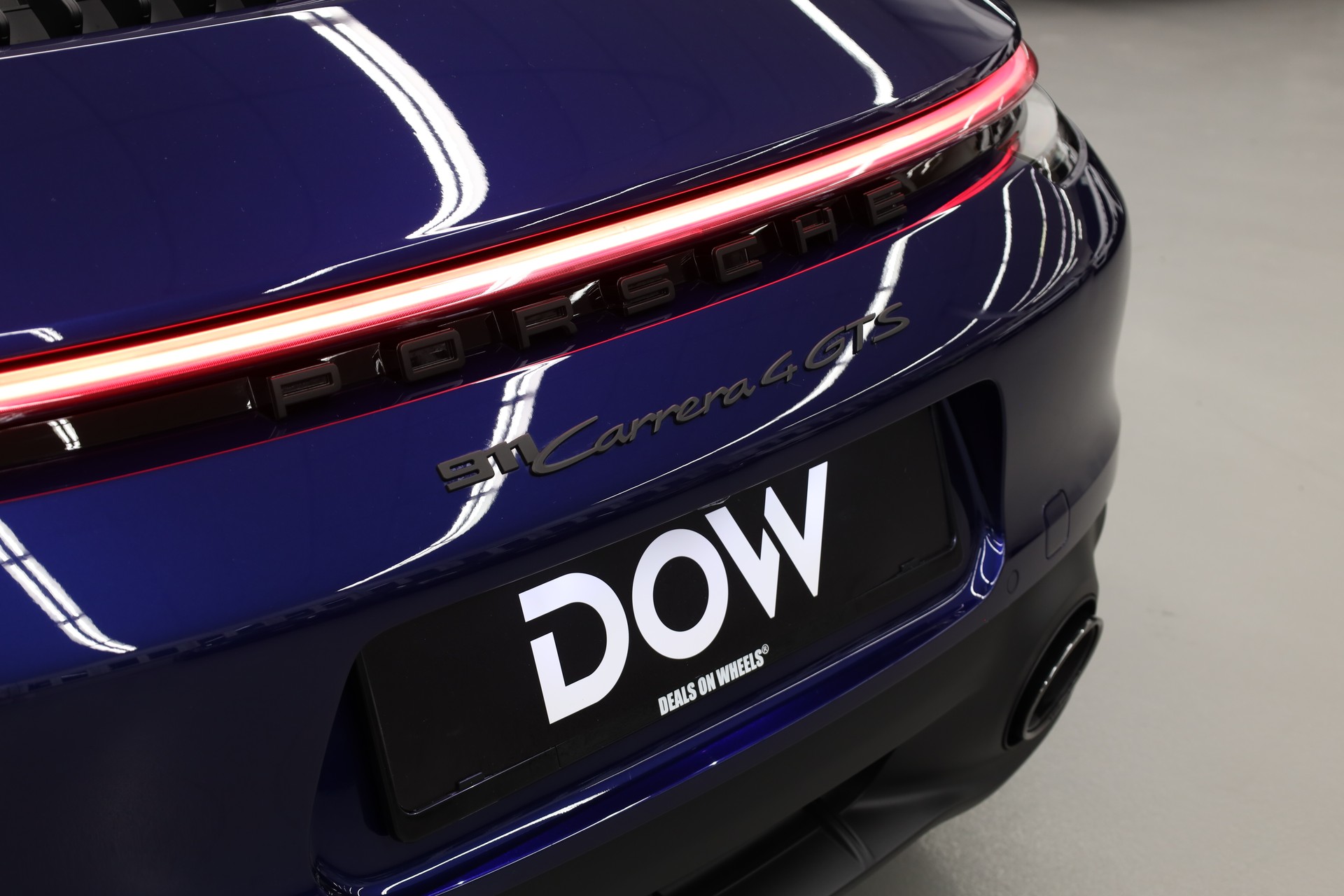 PORSCHE 911 Cabriolet 3.0 Carrera 4 GTS PDK-image-9