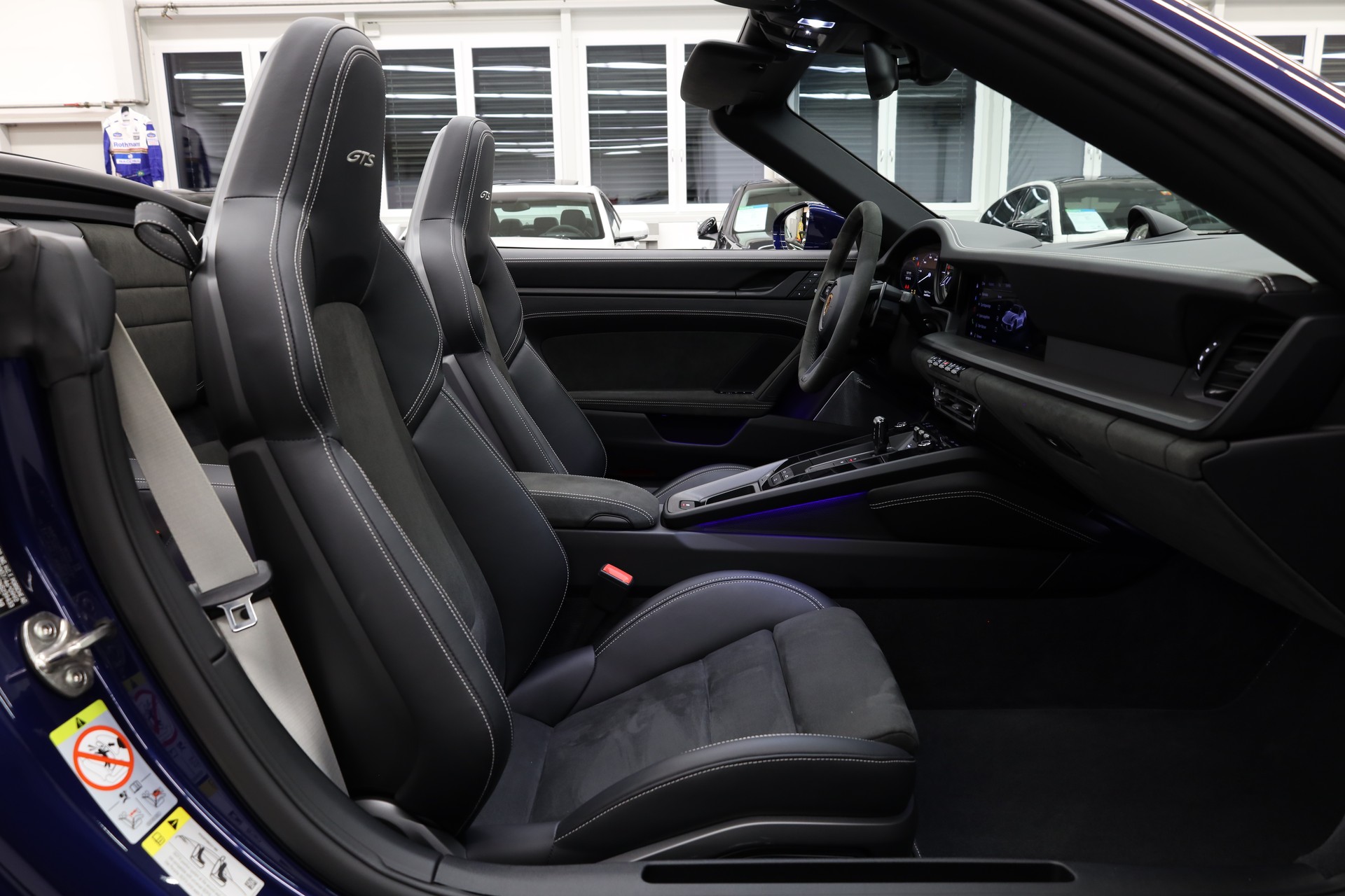 PORSCHE 911 Cabriolet 3.0 Carrera 4 GTS PDK-image-23
