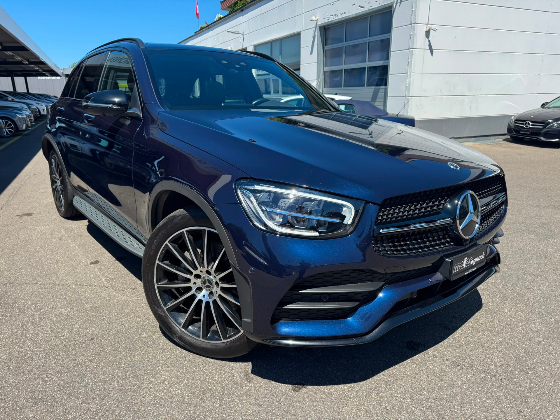 MERCEDES-BENZ GLC 220 d AMG Line 4Matic 9G-Tronic-image-2