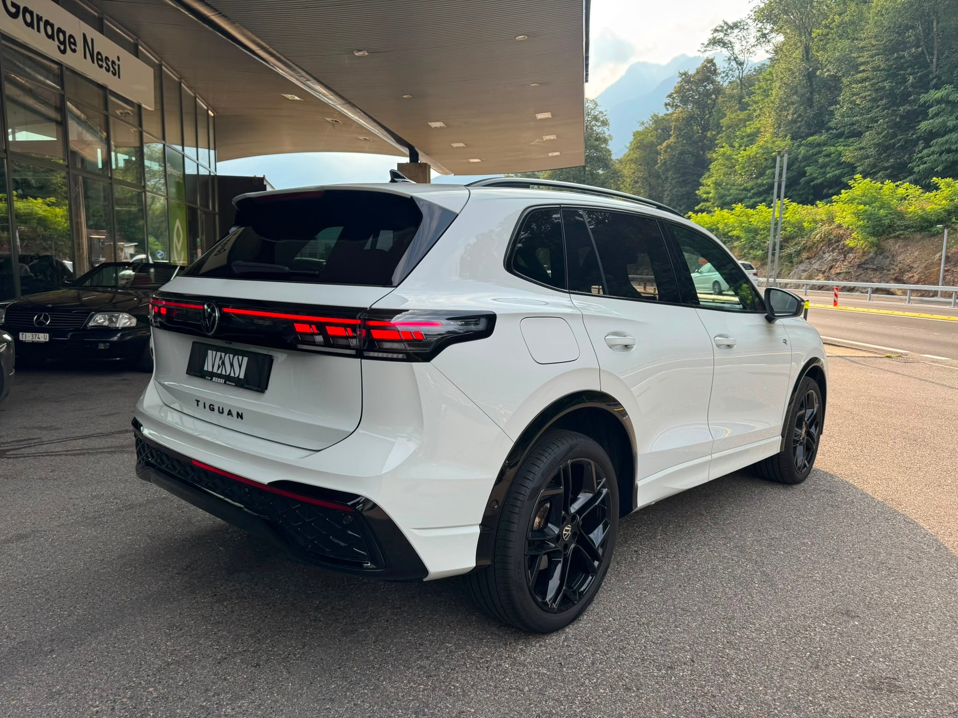 VW Tiguan 1.5 TSI evo2 eHybrid R-Line DSG-showroom-element-2